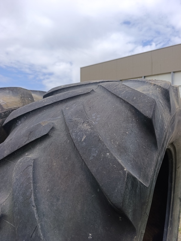 Pneus Michelin 620/70/42