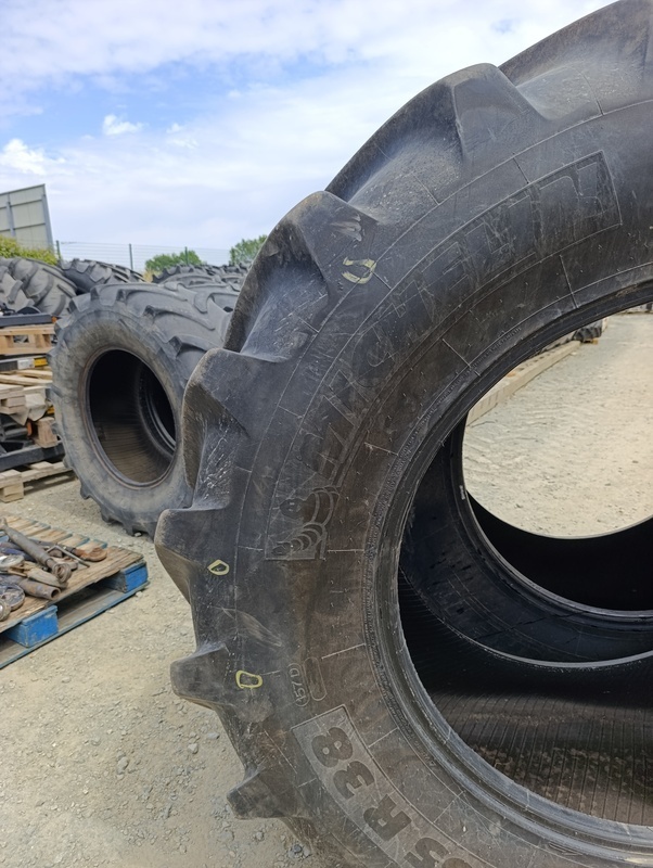 Pneus Michelin 650/65/38