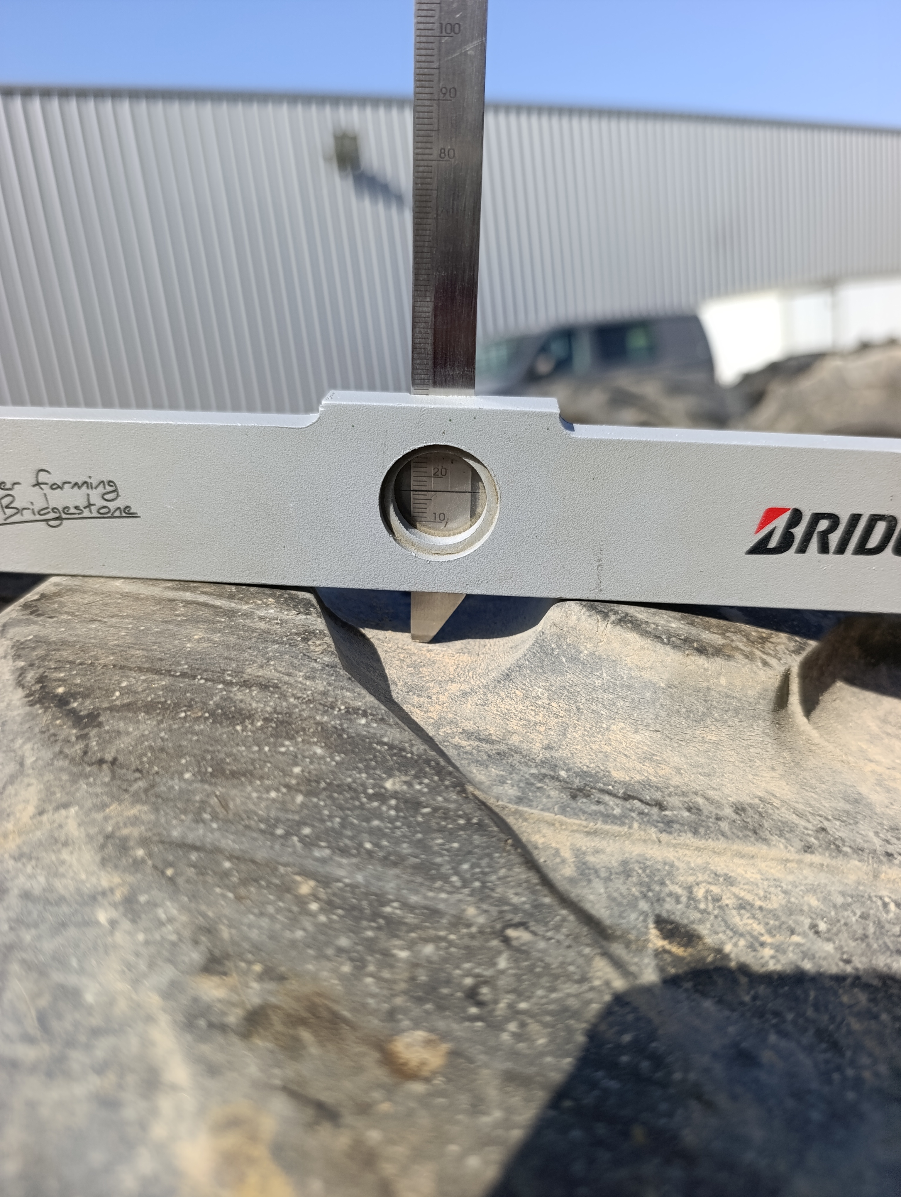 Pneus Trelleborg 380/85/28