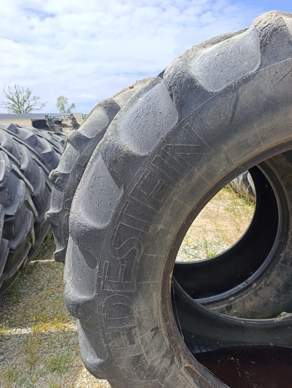 Pneus Vredestein 620/70/42