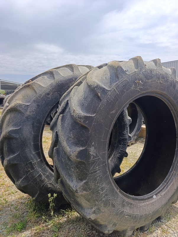 Pneus Vredestein 620/70/42