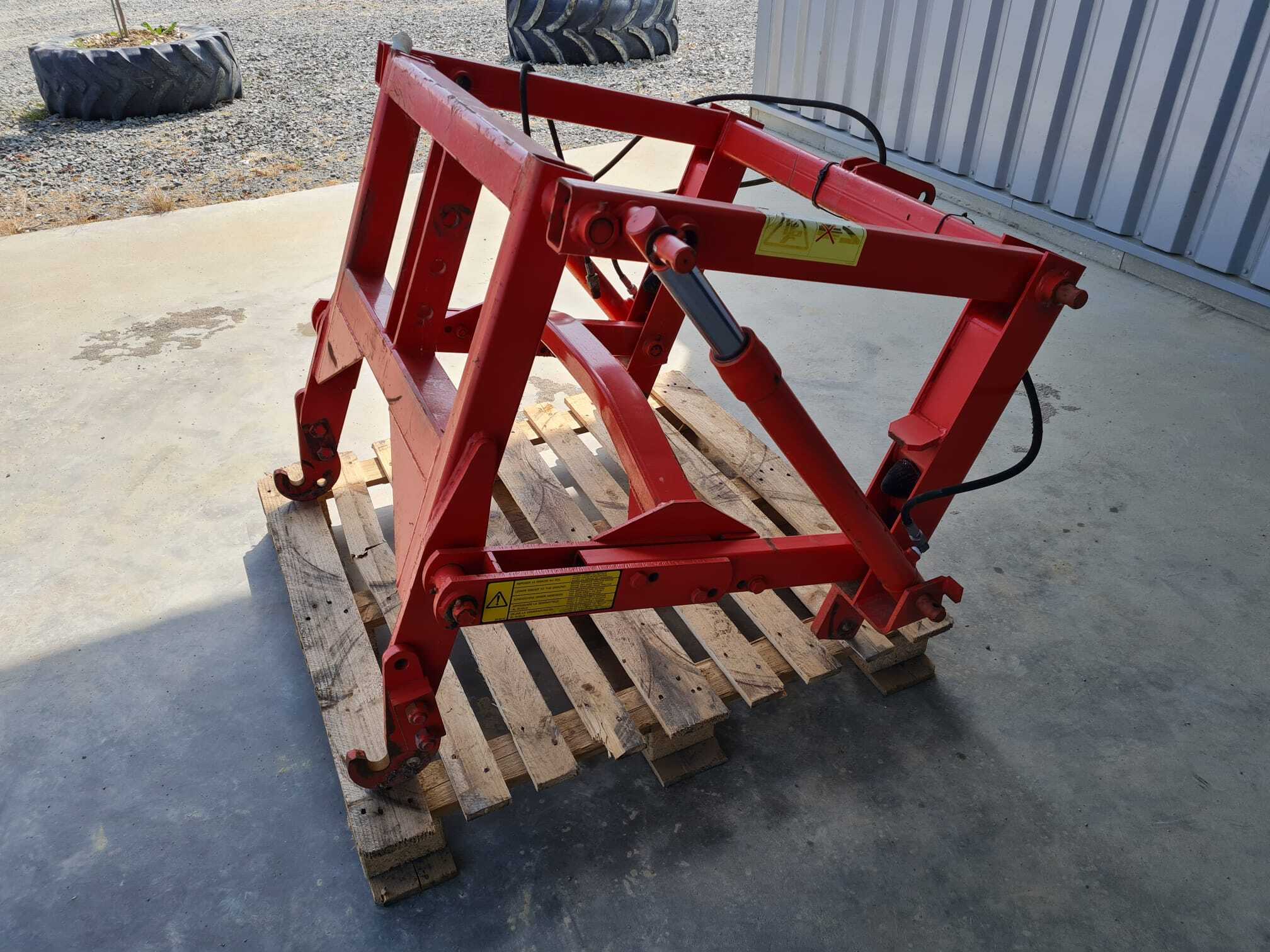 KUHN PORTE A COURT