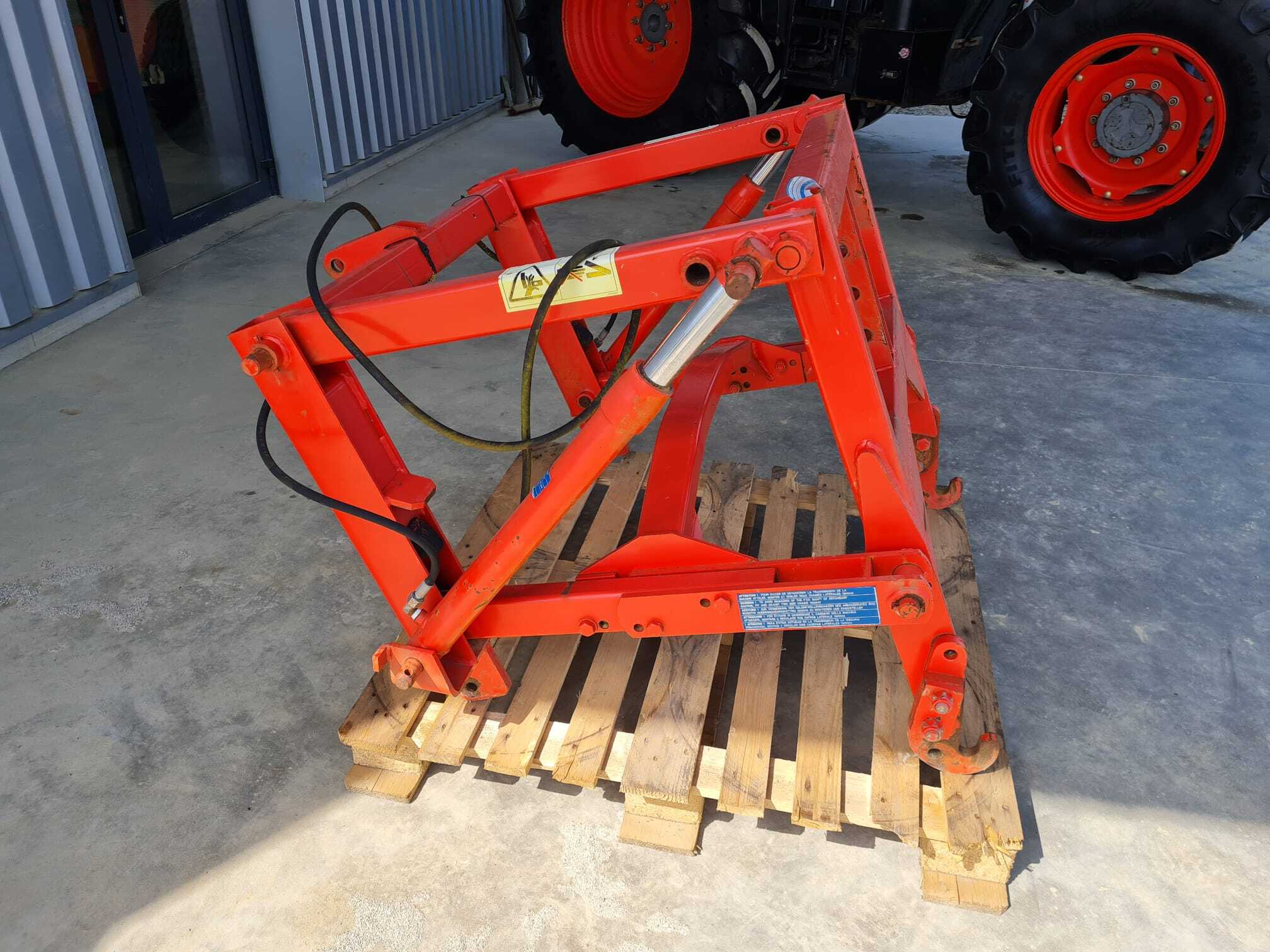 KUHN PORTE A COURT