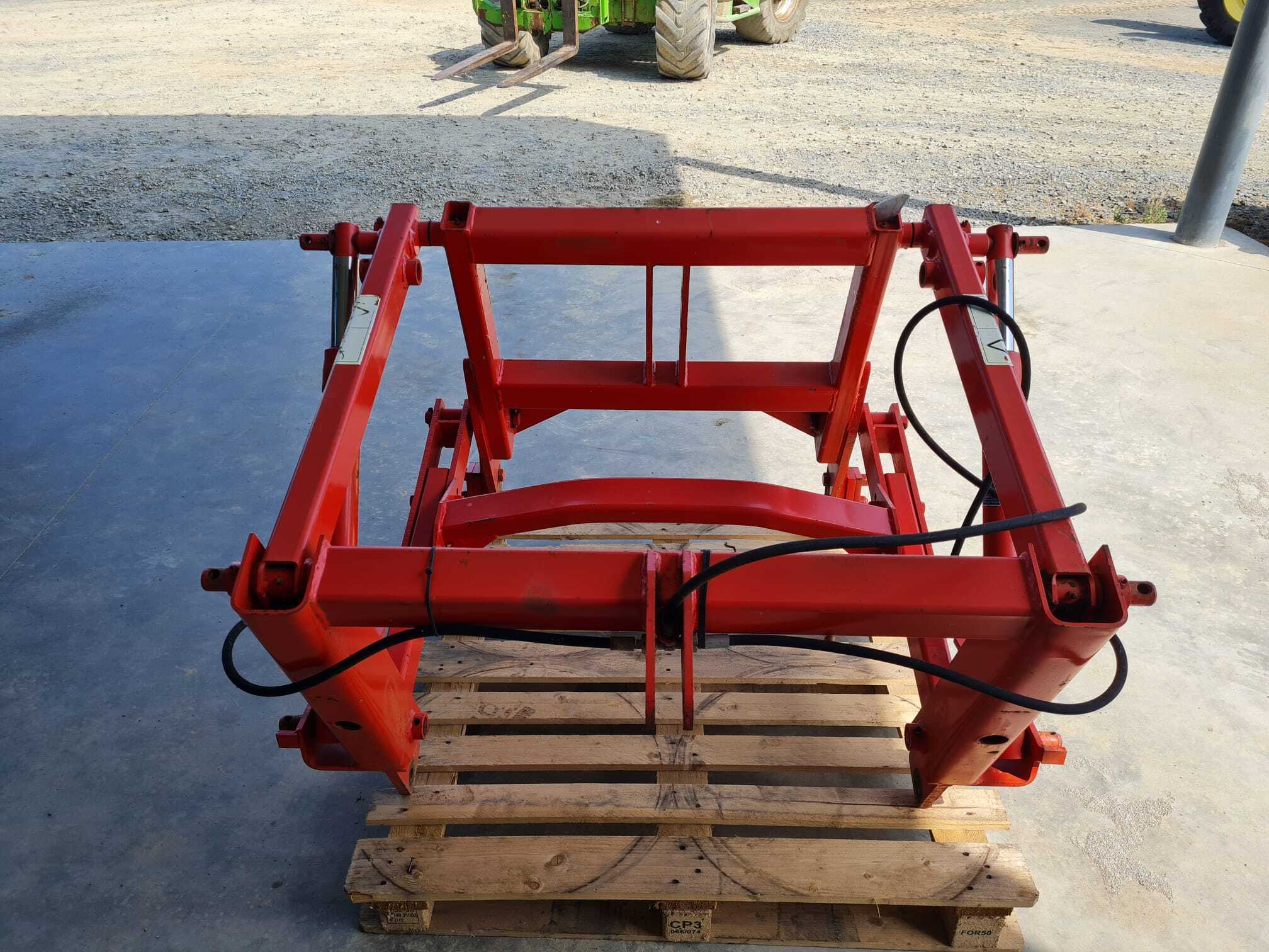 KUHN PORTE A COURT