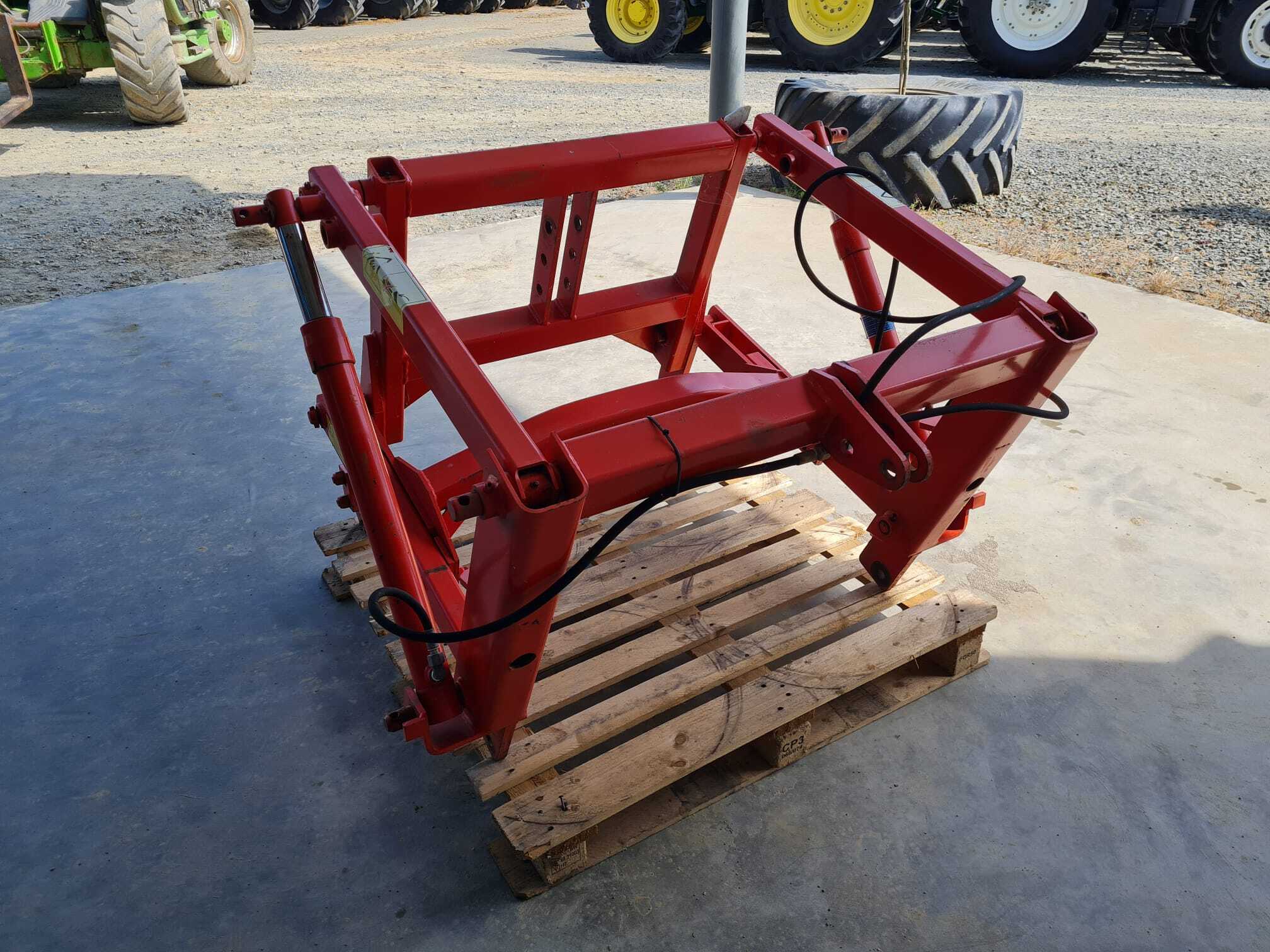 KUHN PORTE A COURT
