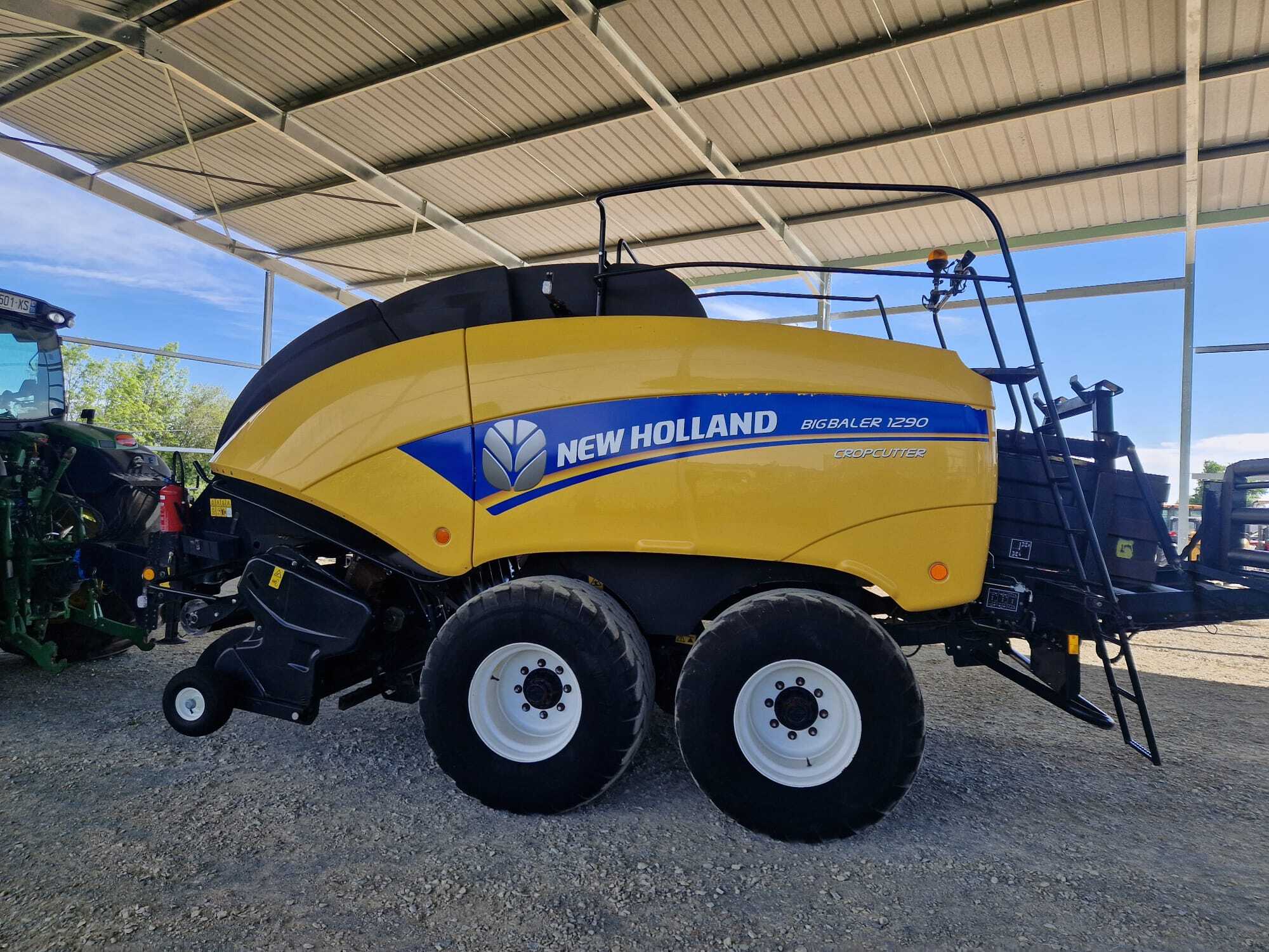 NEW HOLLAND 1290 CROP CUTTER
