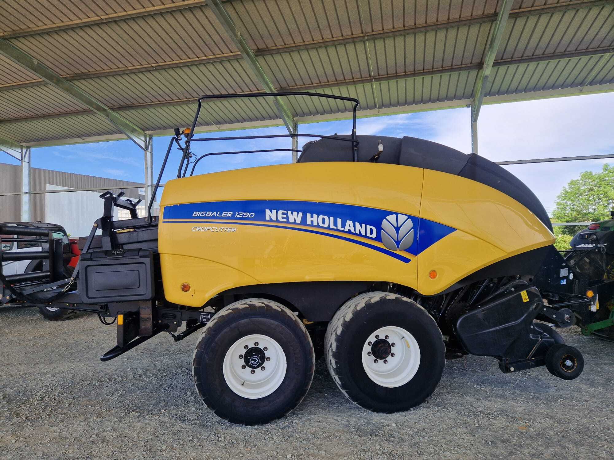 NEW HOLLAND 1290 CROP CUTTER