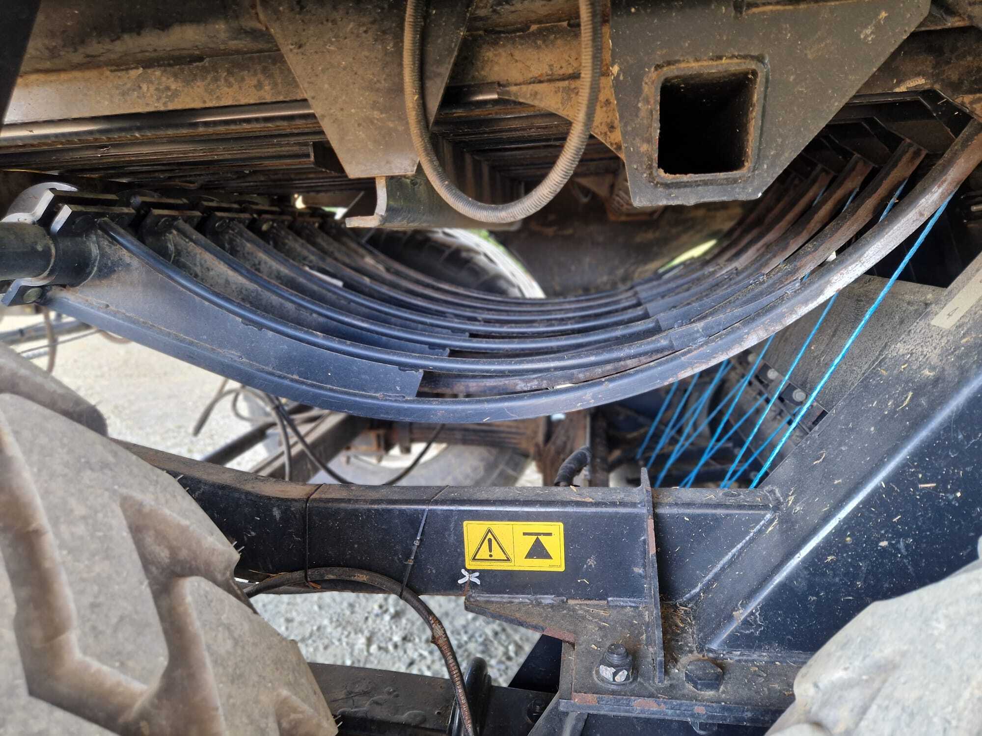 NEW HOLLAND 1290 CROP CUTTER