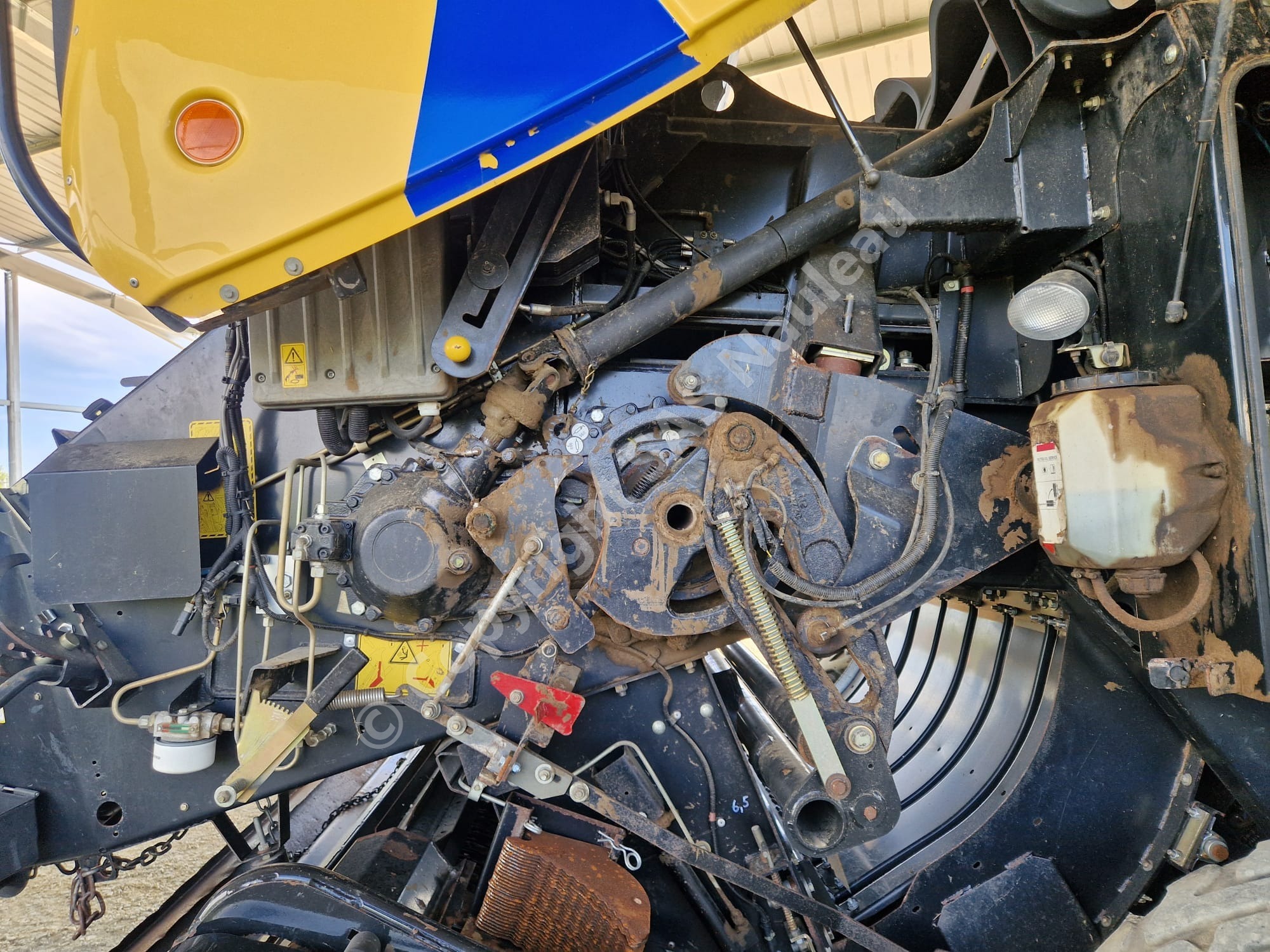 NEW HOLLAND BB1290 CROP CUTTER