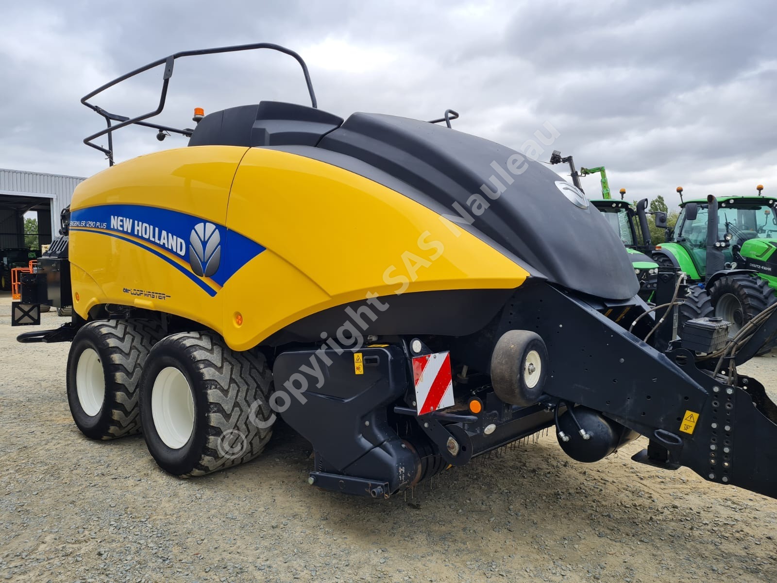 NEW HOLLAND BB1290 PLUS