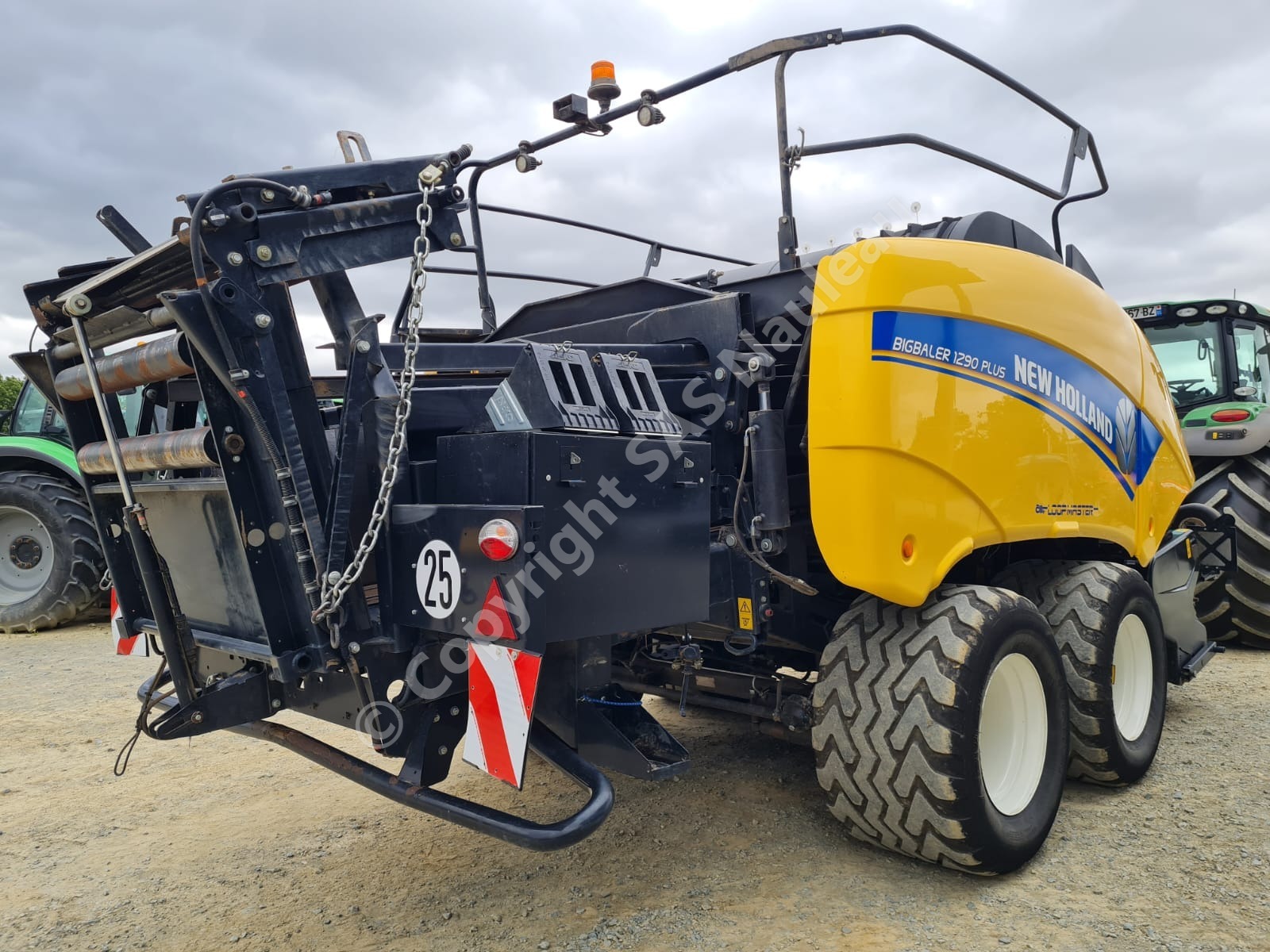 NEW HOLLAND BB1290 PLUS
