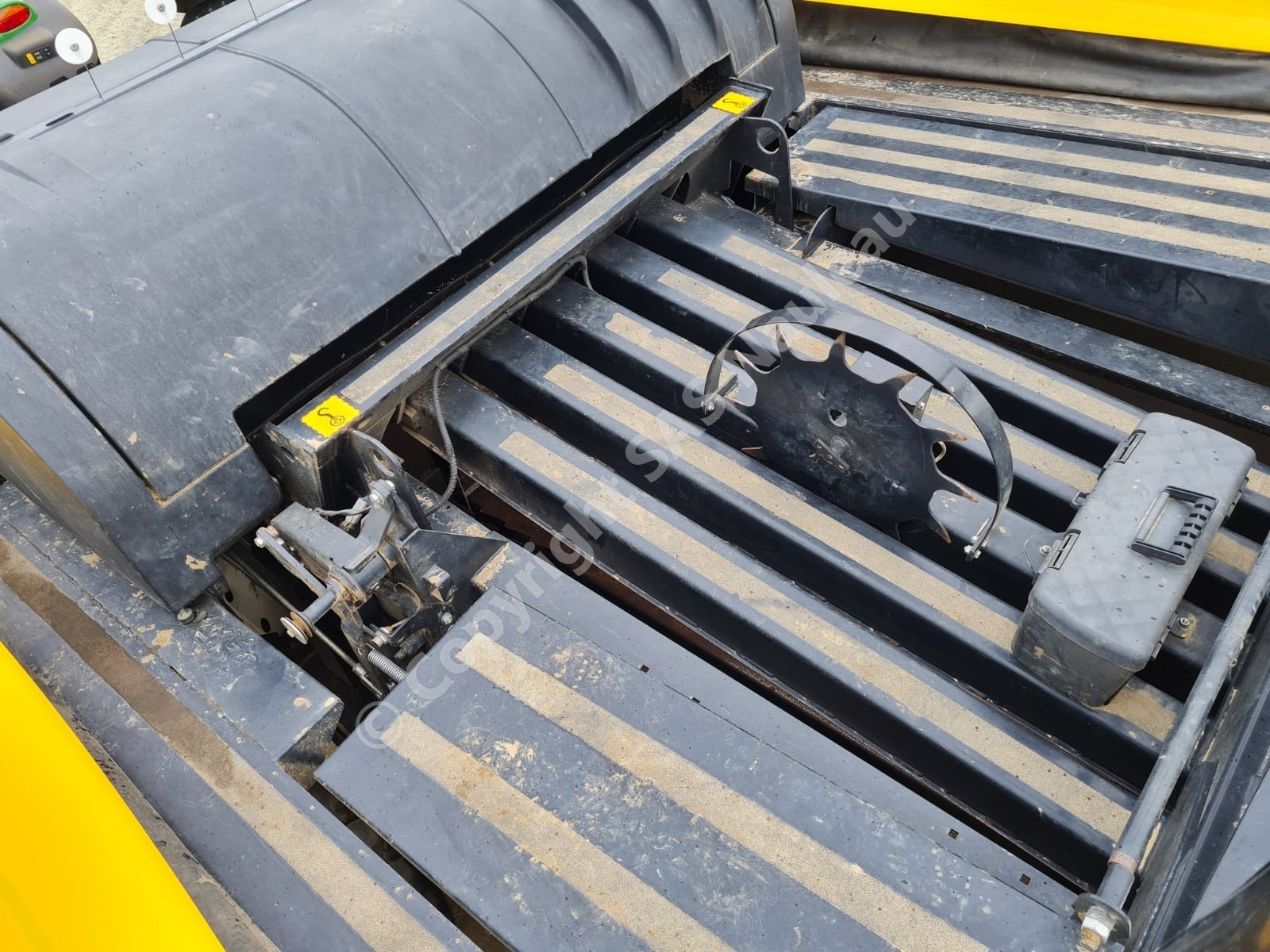 NEW HOLLAND BB1290 PLUS