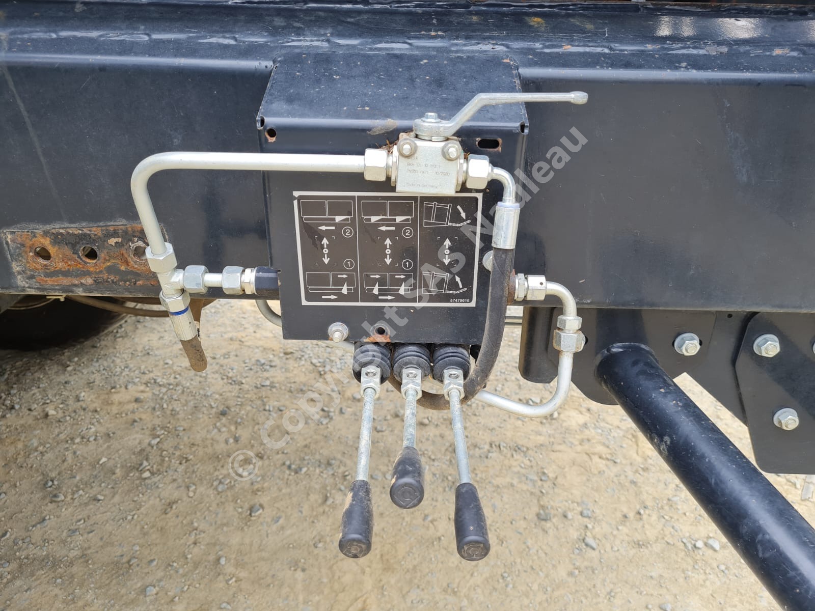 NEW HOLLAND BB1290 PLUS