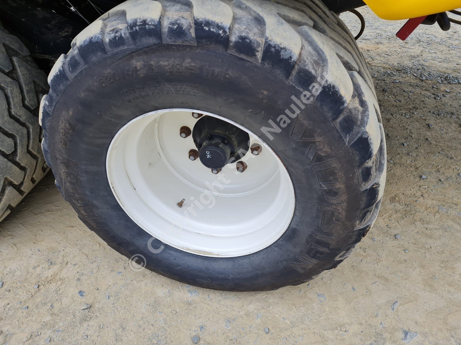 NEW HOLLAND BB1290 PLUS