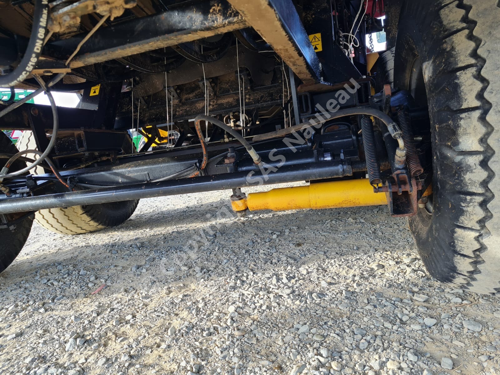 NEW HOLLAND BB 960 CROP CUTTER