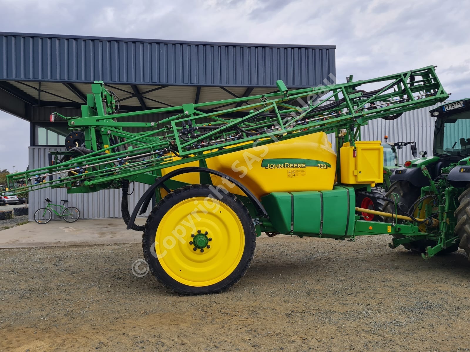 JOHN DEERE PULVERISATEUR TRAINE 732i