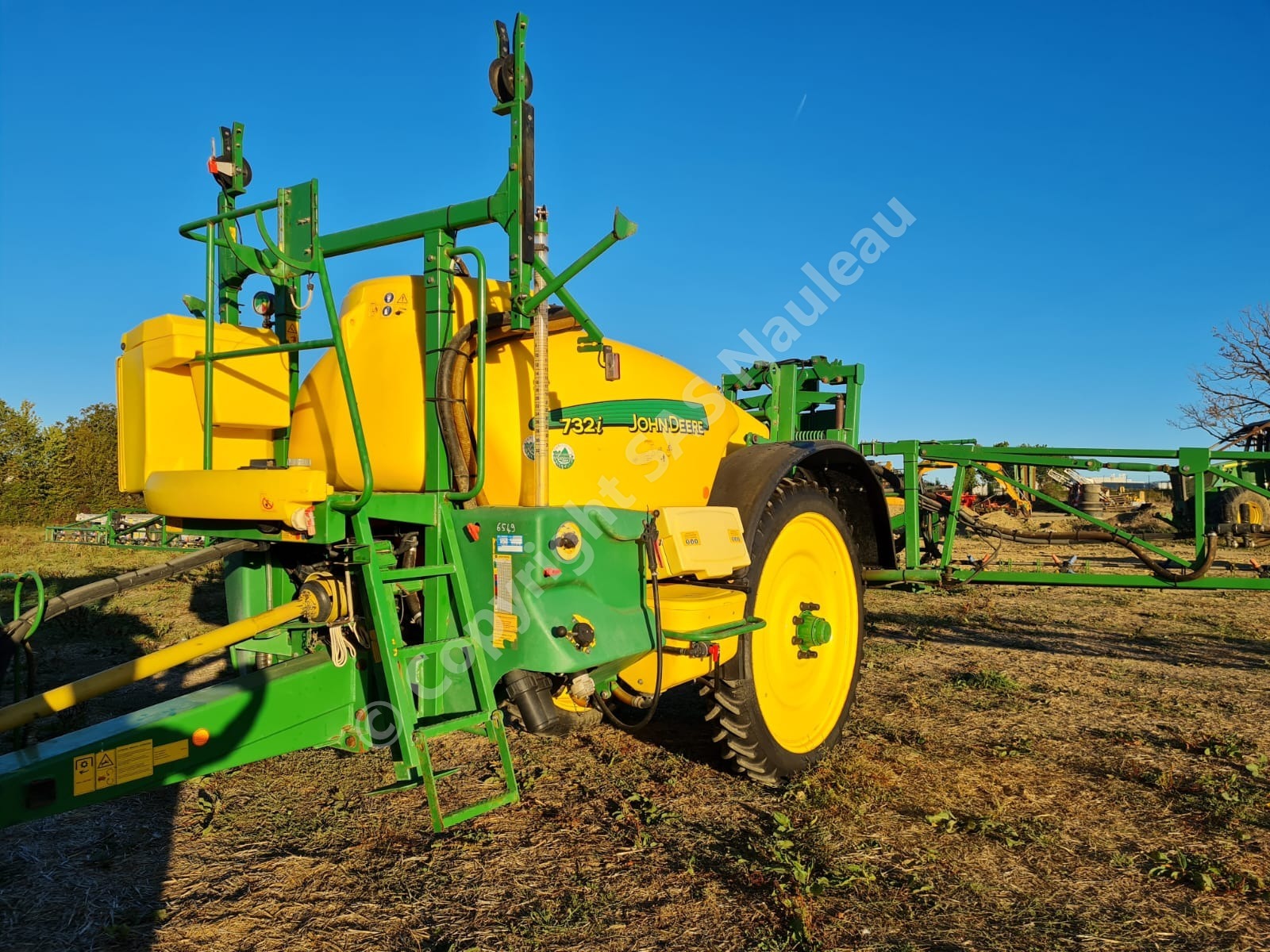 JOHN DEERE PULVERISATEUR TRAINE 732i