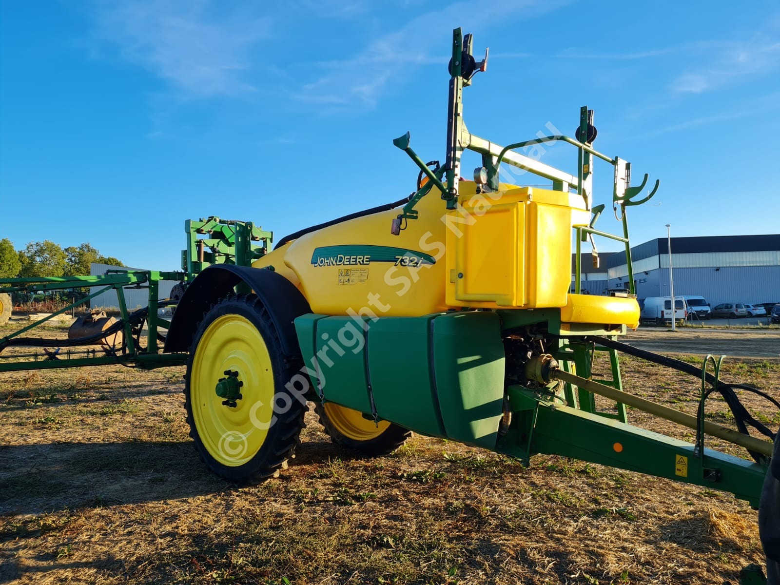 JOHN DEERE PULVERISATEUR TRAINE 732i