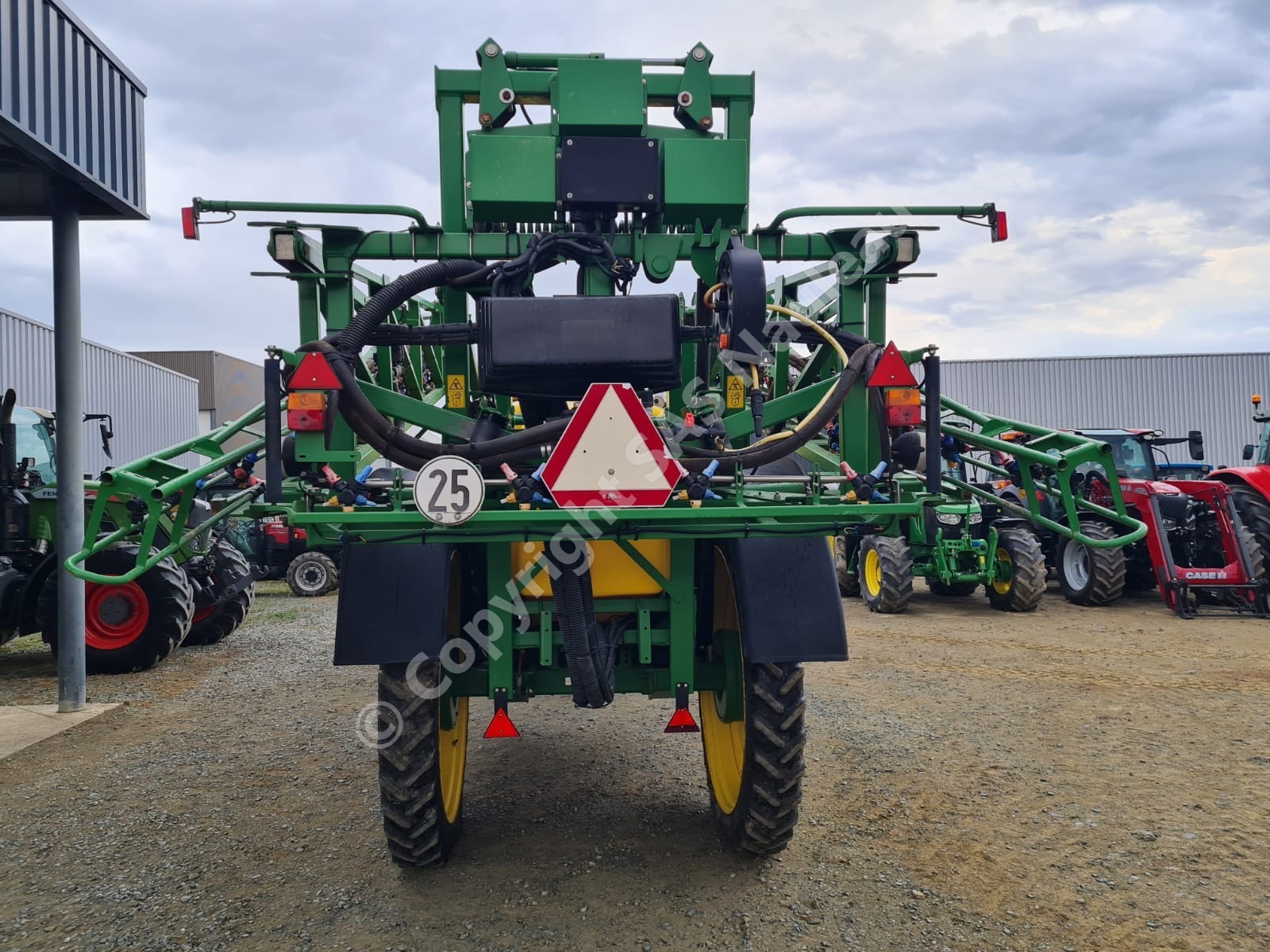 JOHN DEERE PULVERISATEUR TRAINE 732i