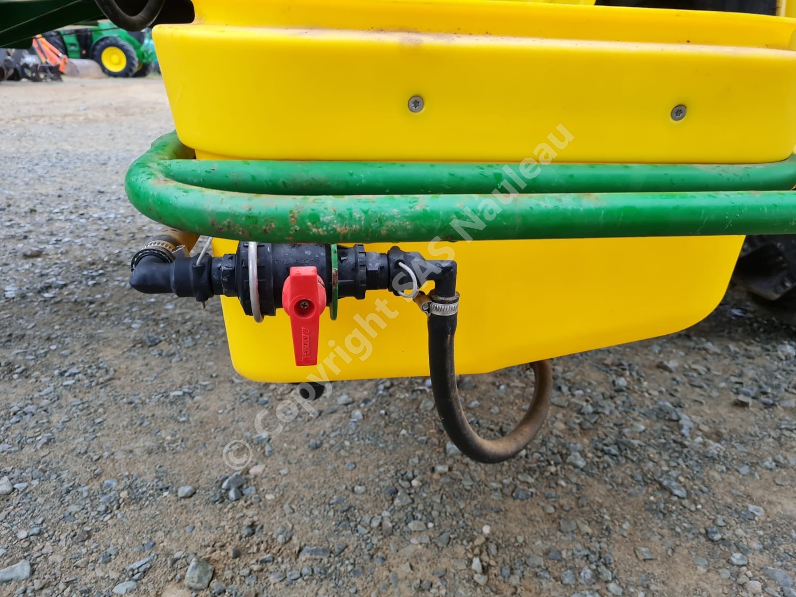 JOHN DEERE PULVERISATEUR TRAINE 732i