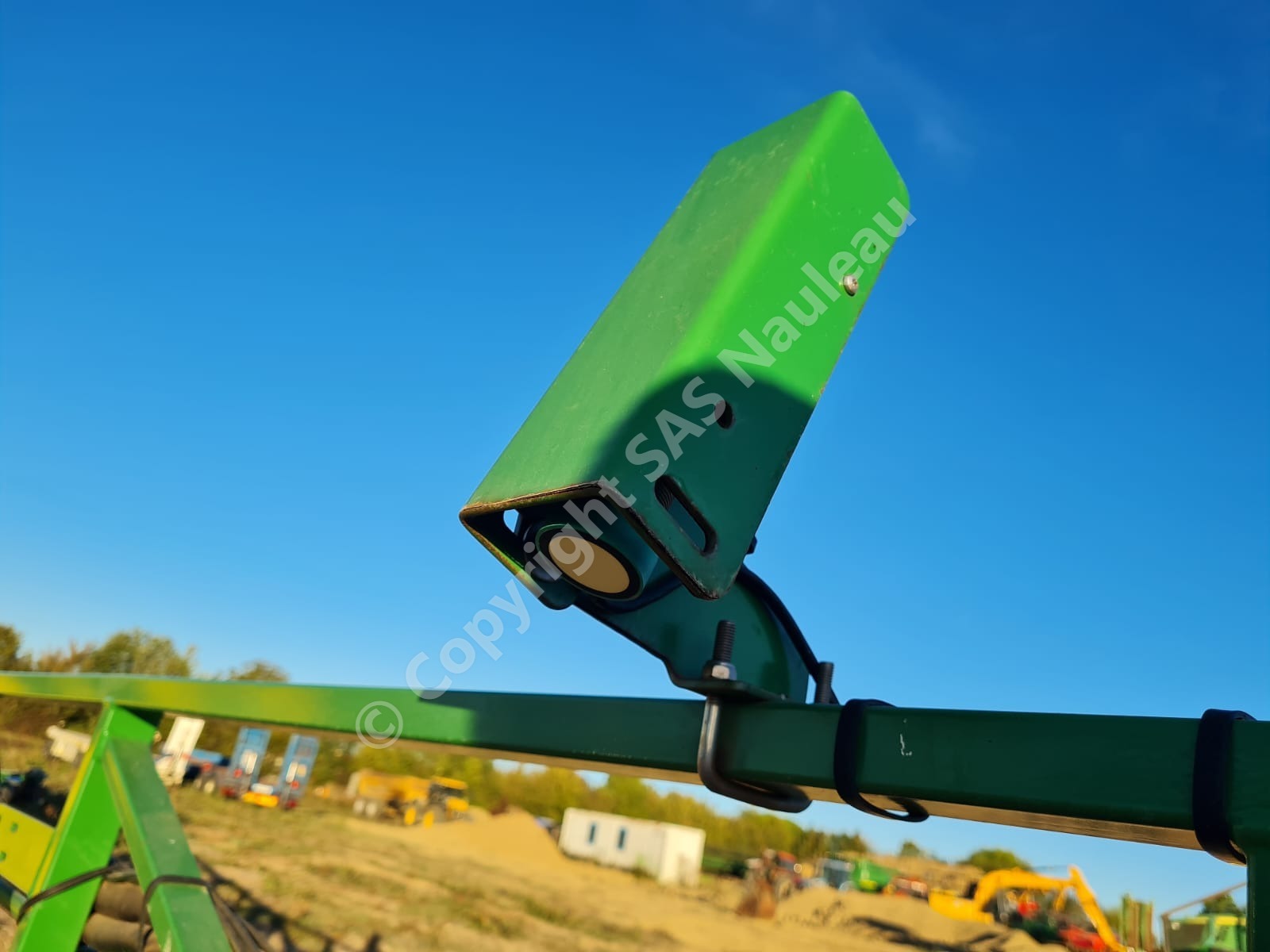 JOHN DEERE PULVERISATEUR TRAINE 732i