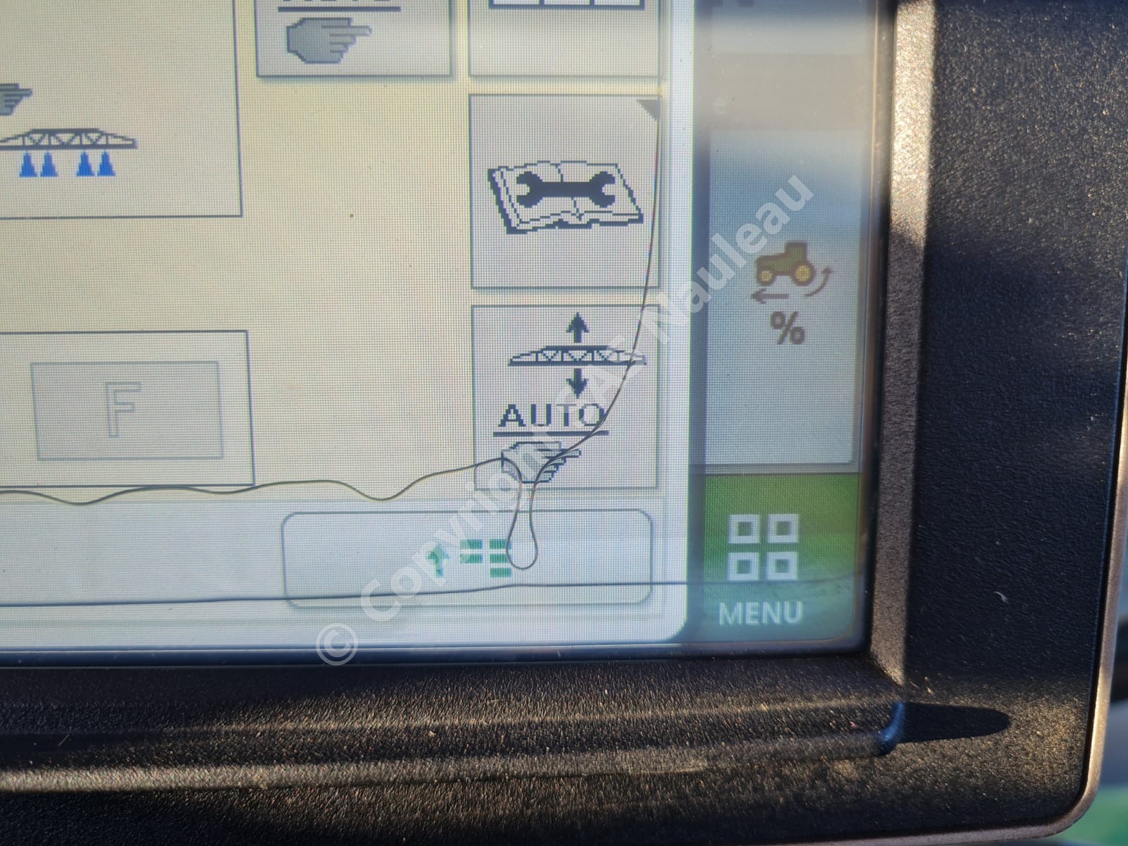 JOHN DEERE PULVERISATEUR TRAINE 732i
