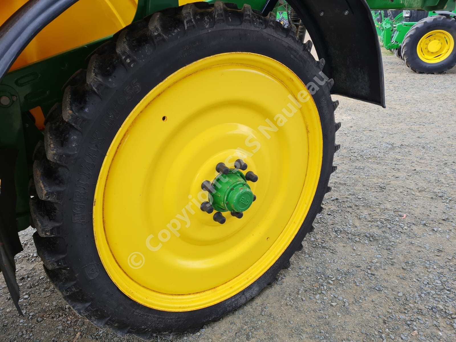 JOHN DEERE PULVERISATEUR TRAINE 732i