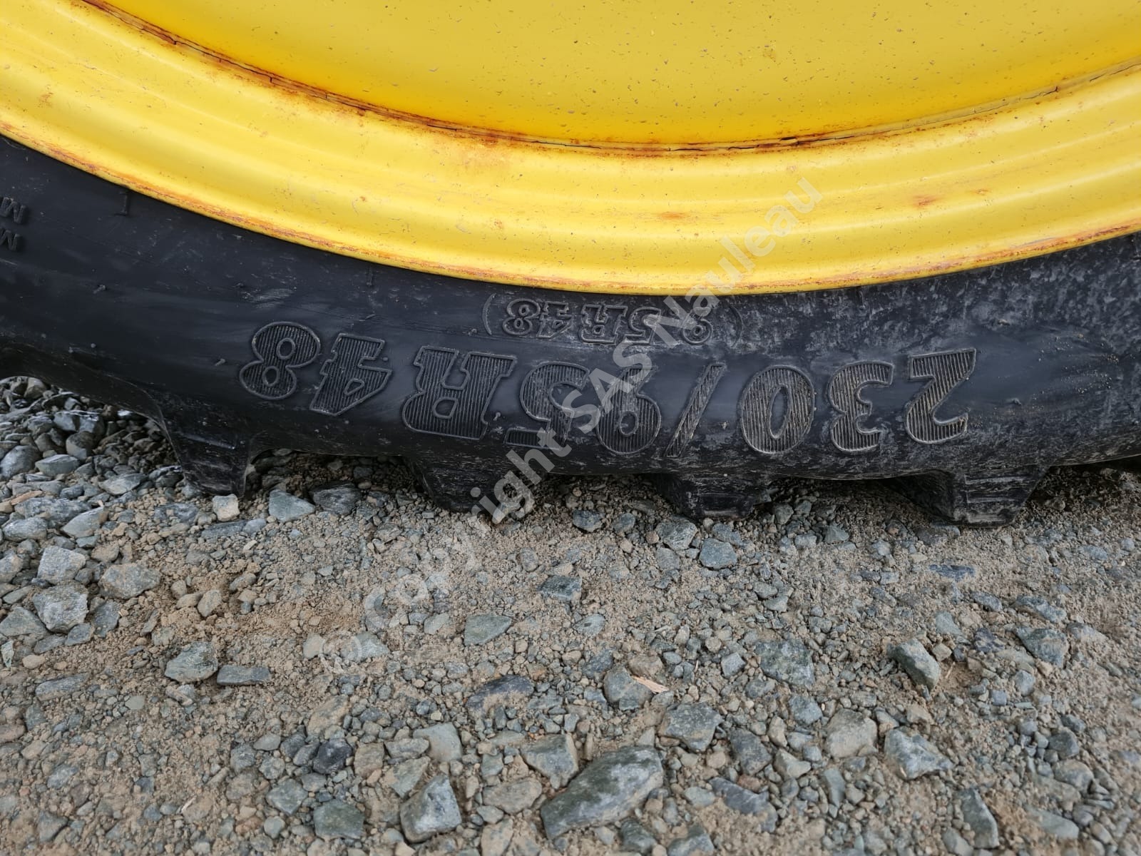 JOHN DEERE PULVERISATEUR TRAINE 732i