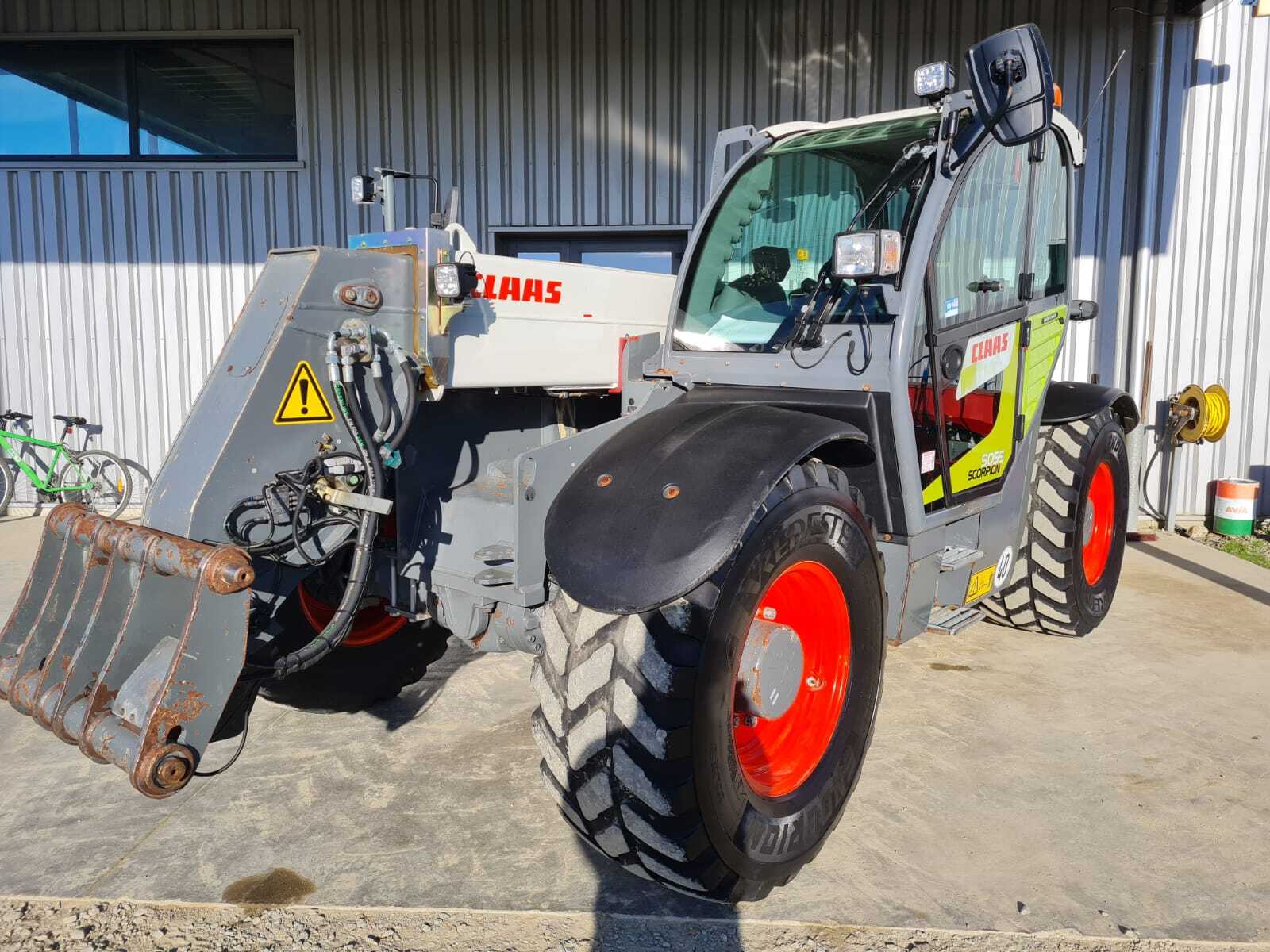 CLAAS SCORPION 9055