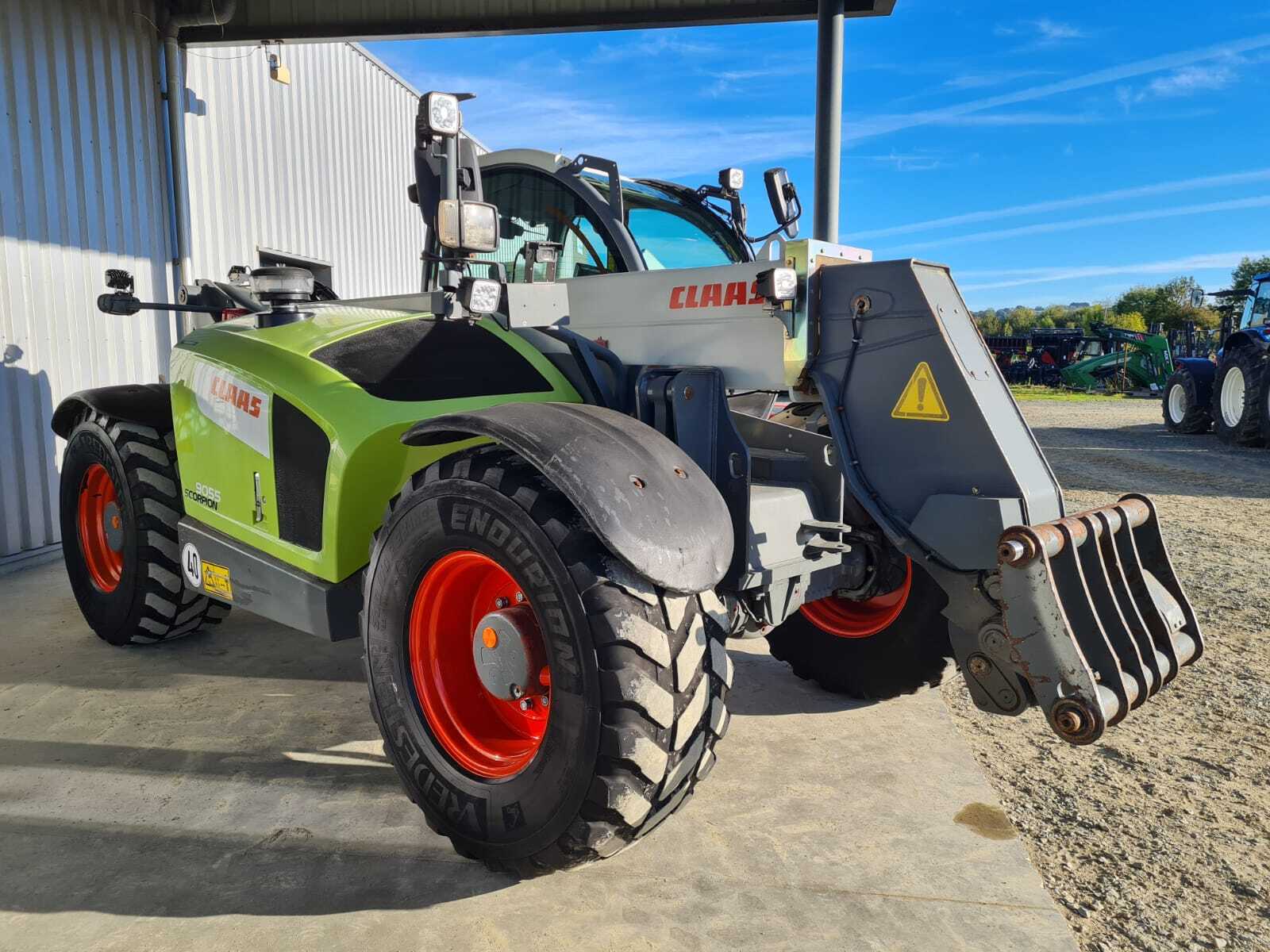CLAAS SCORPION 9055