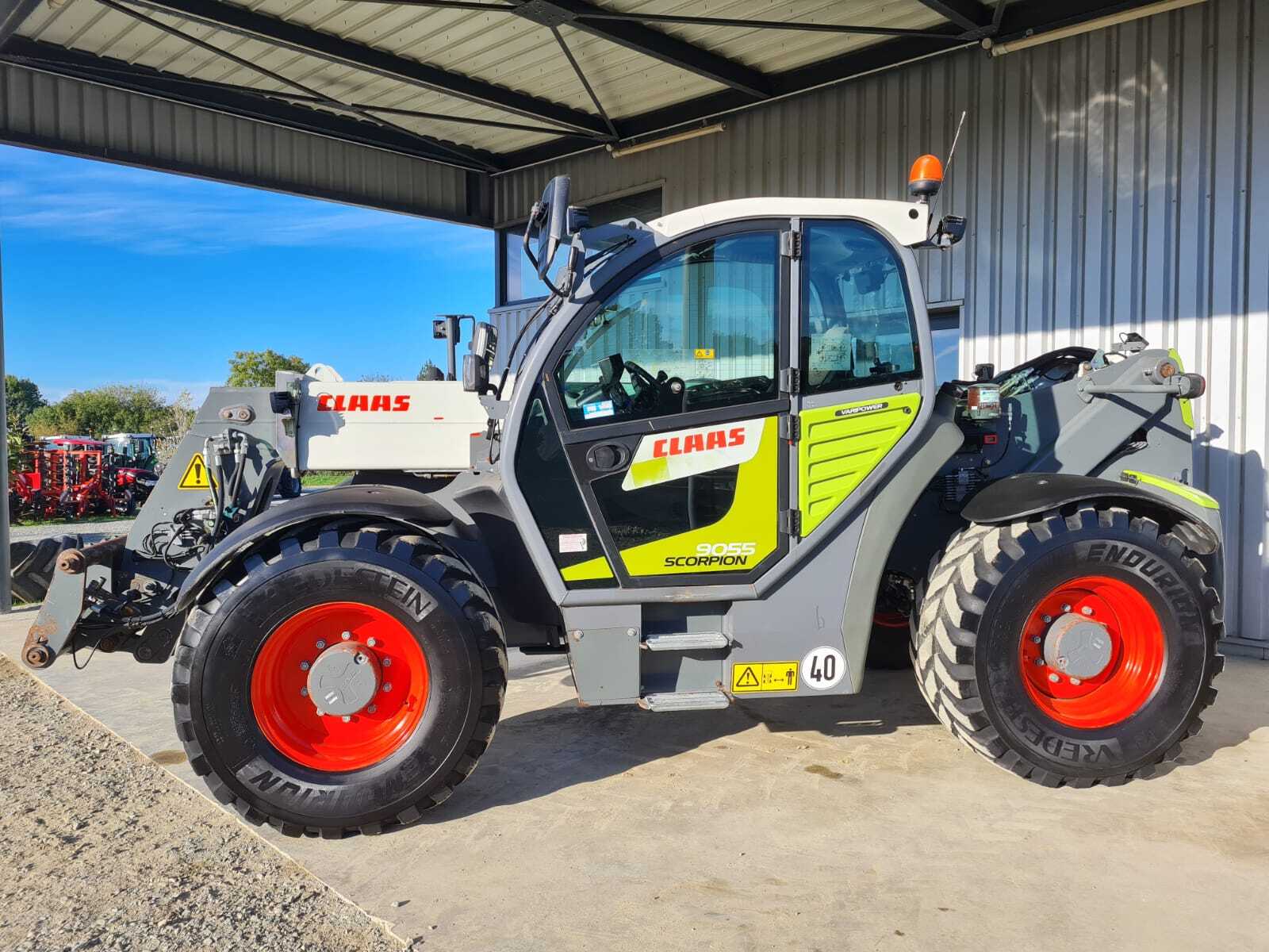 CLAAS SCORPION 9055