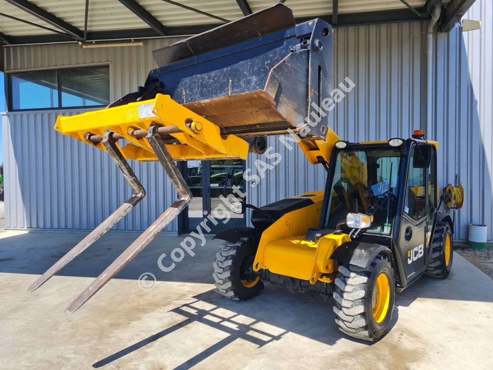 JCB 525-60