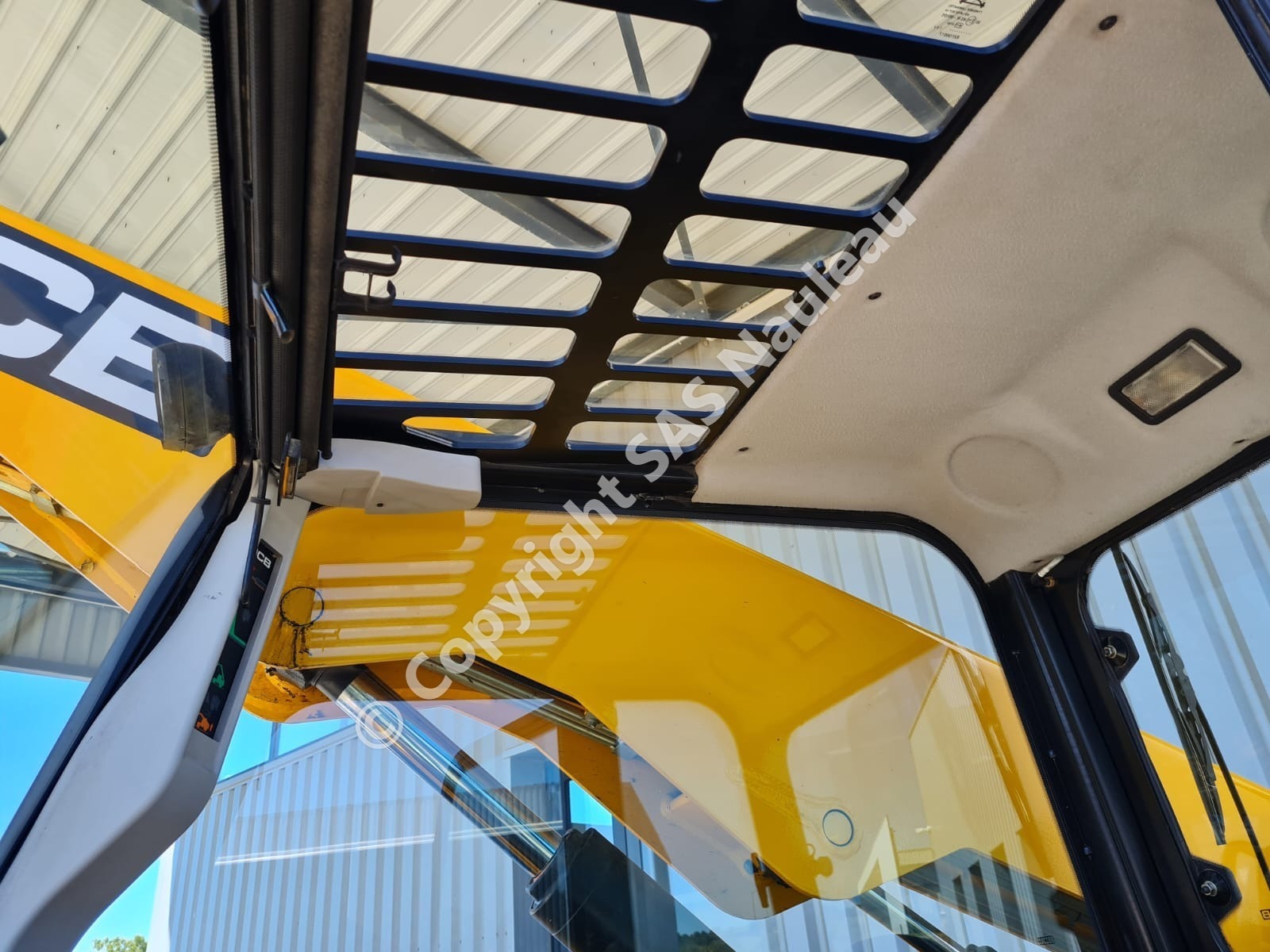 JCB 525-60