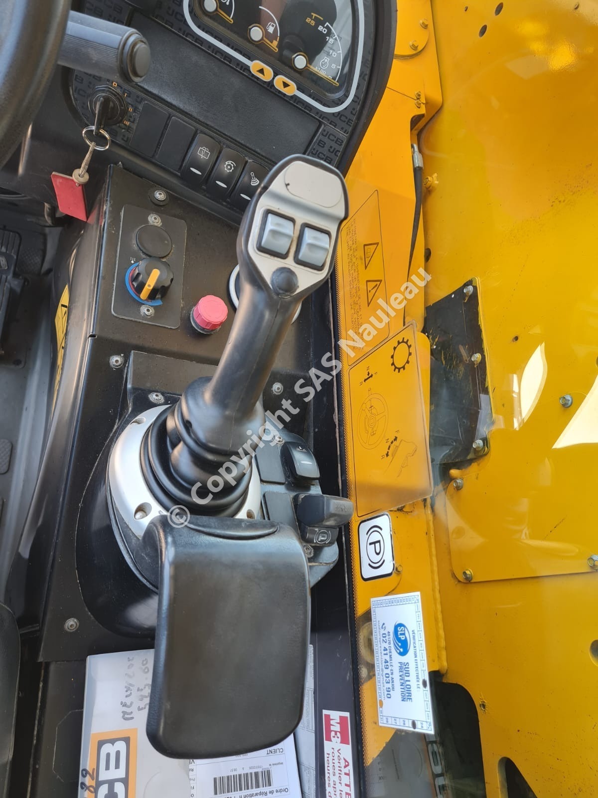JCB 525-60