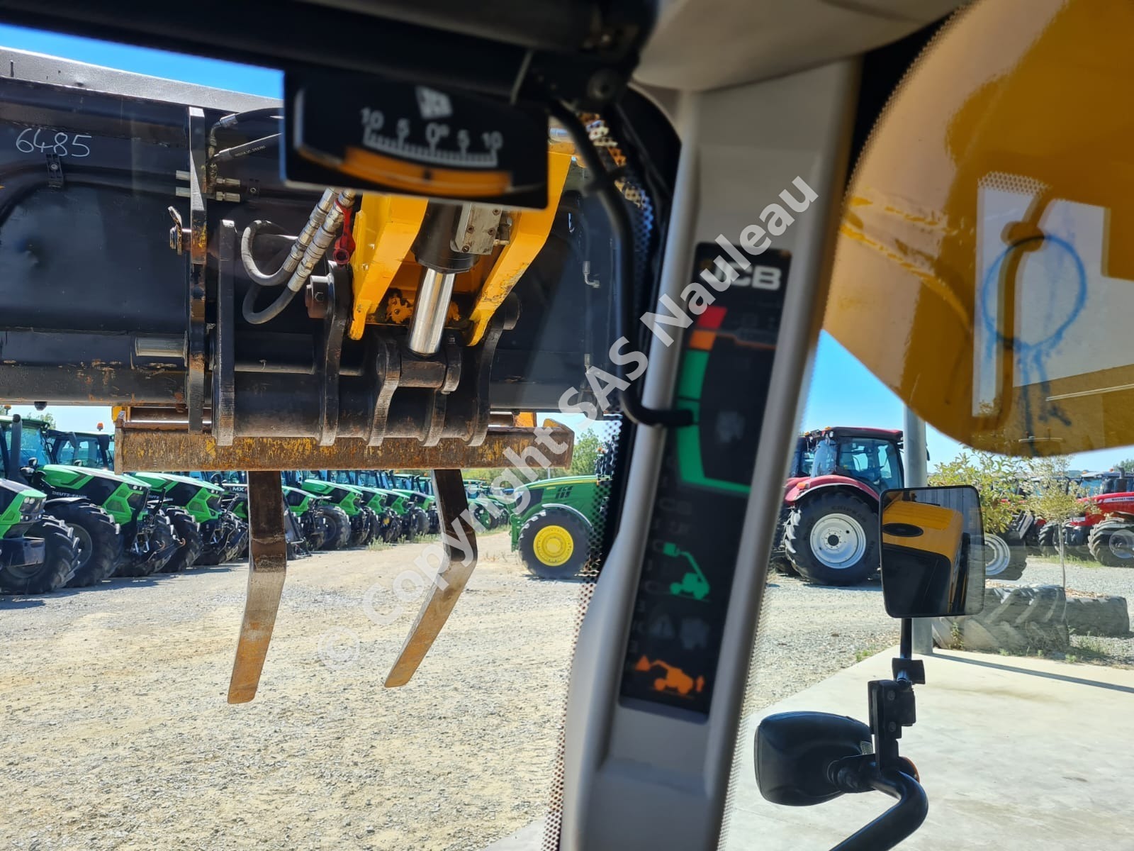 JCB 525-60