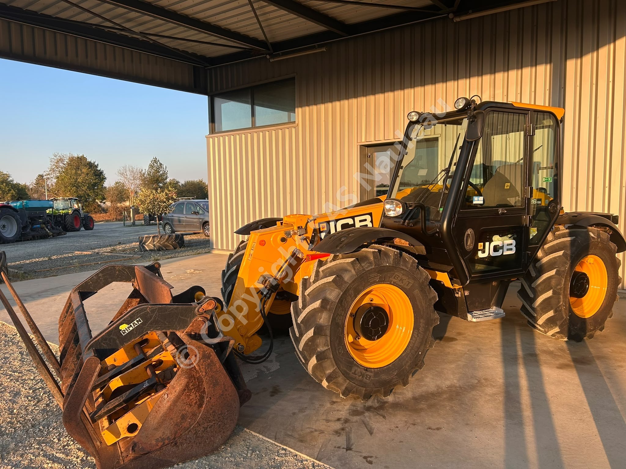 JCB 625.56