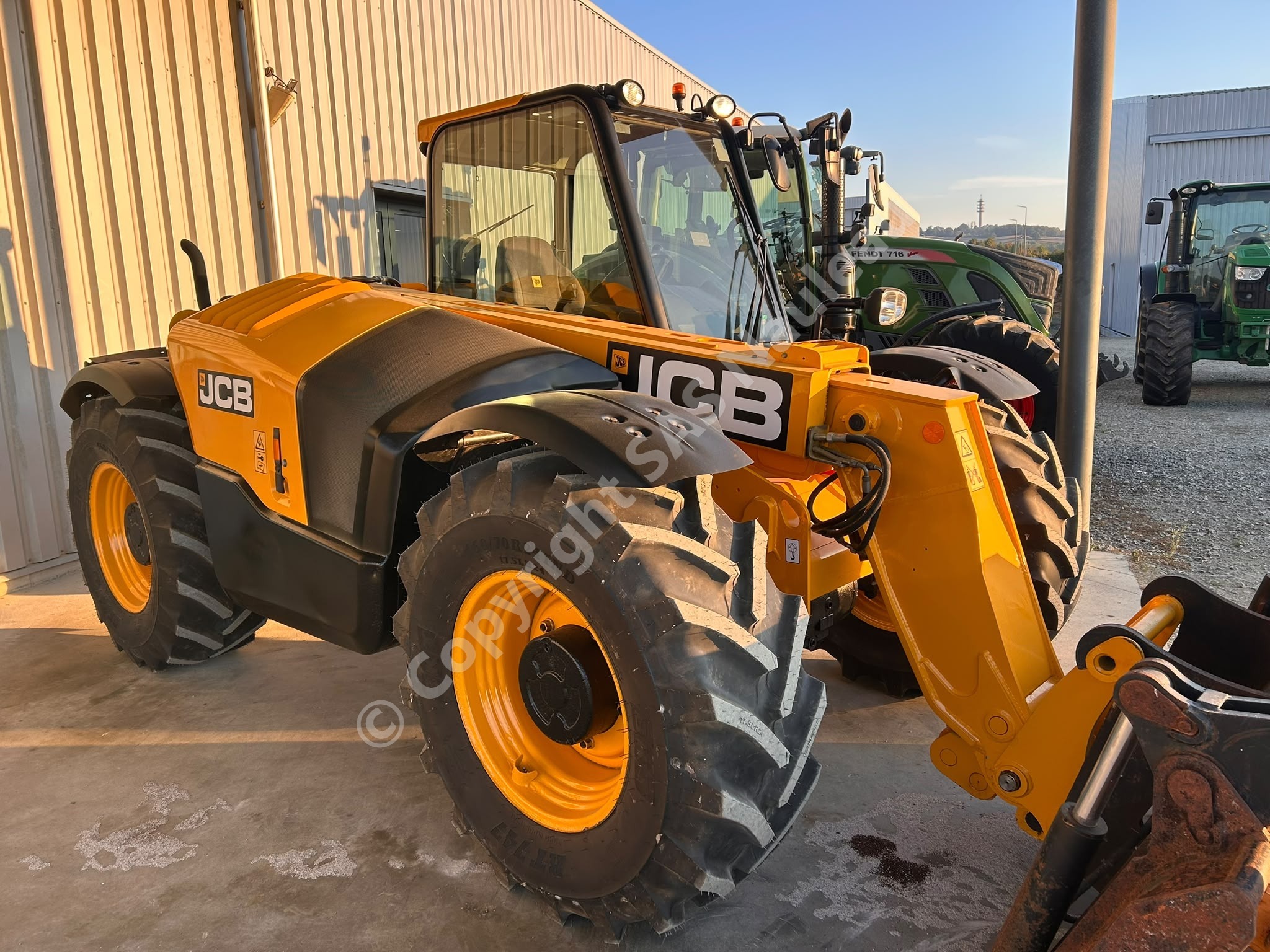 JCB 625.56