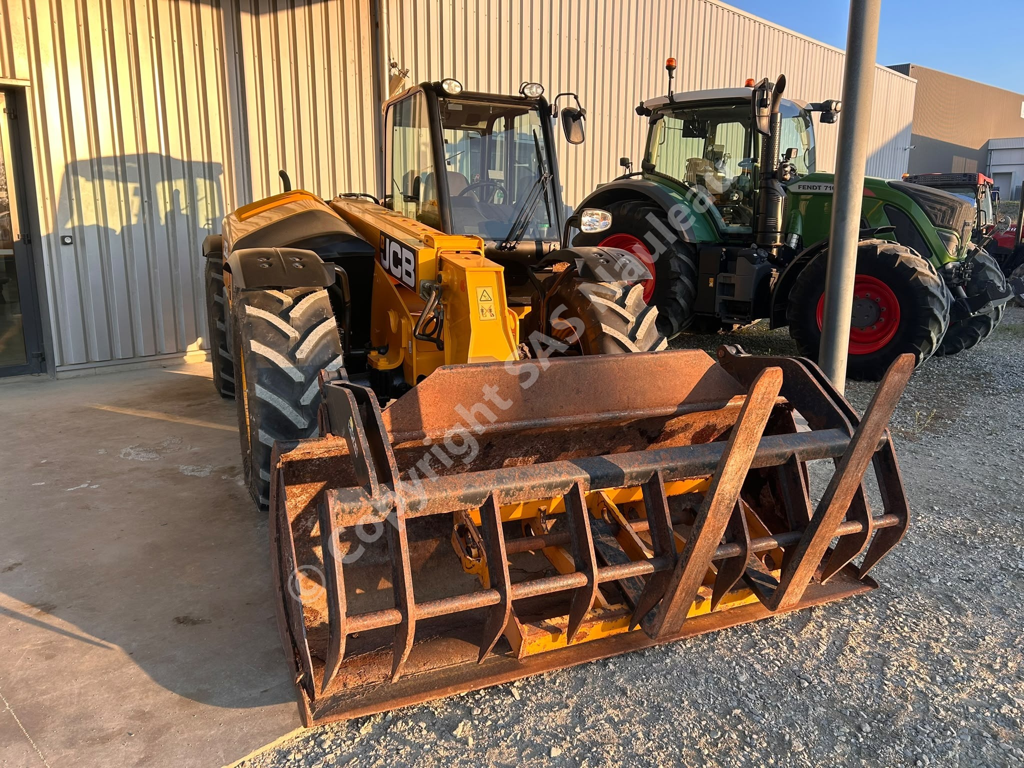 JCB 625.56