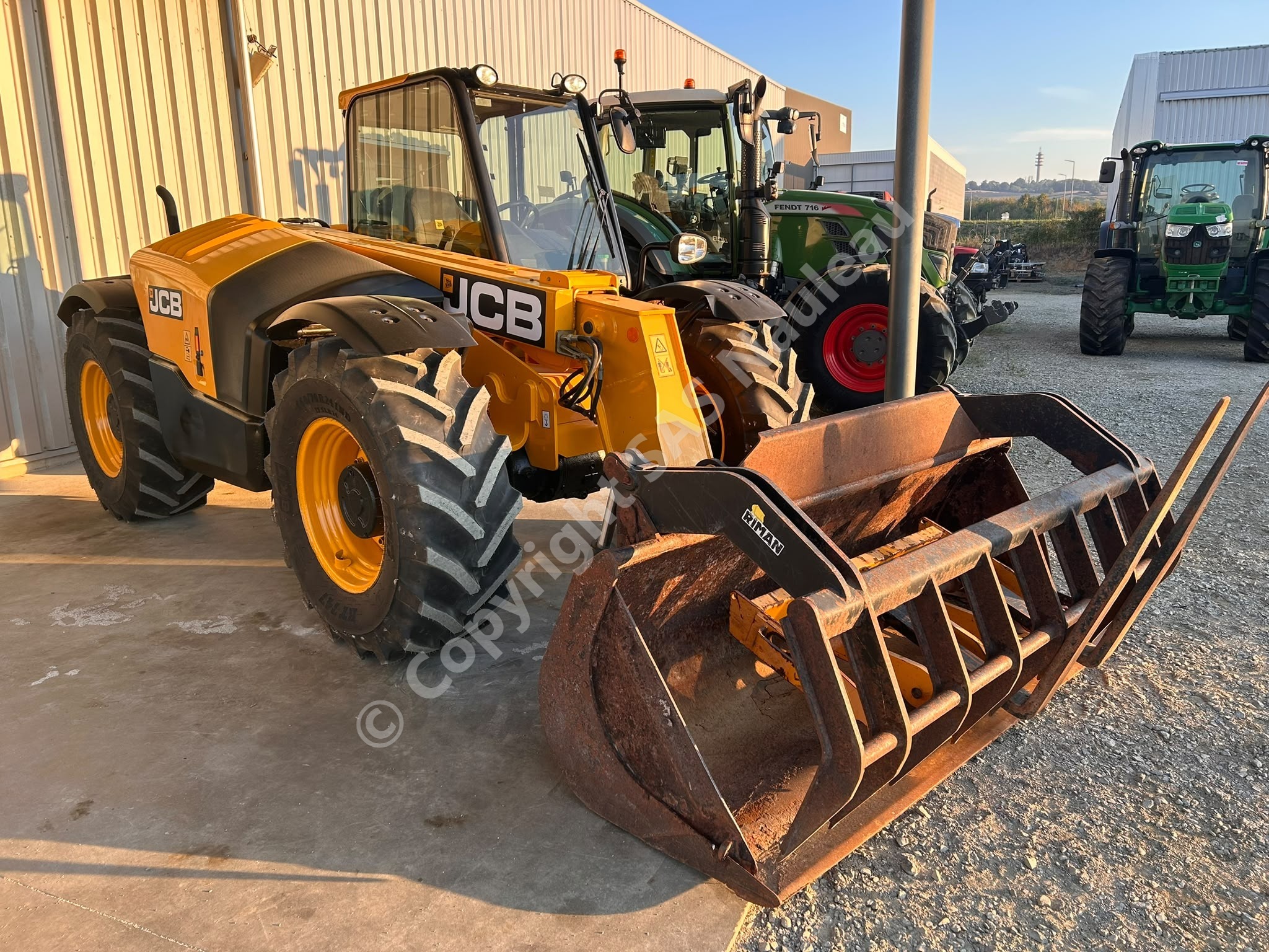 JCB 625.56