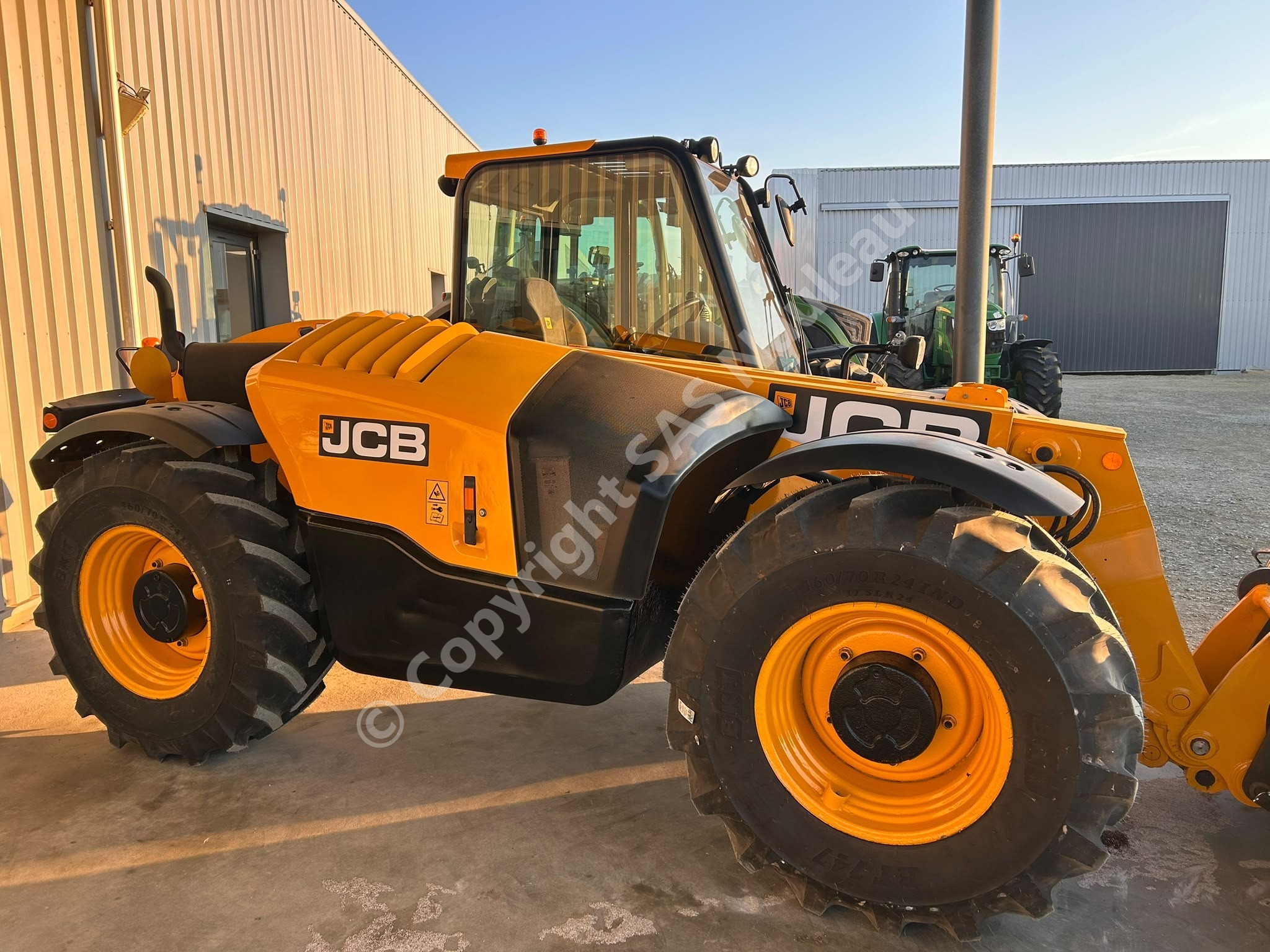 JCB 625.56