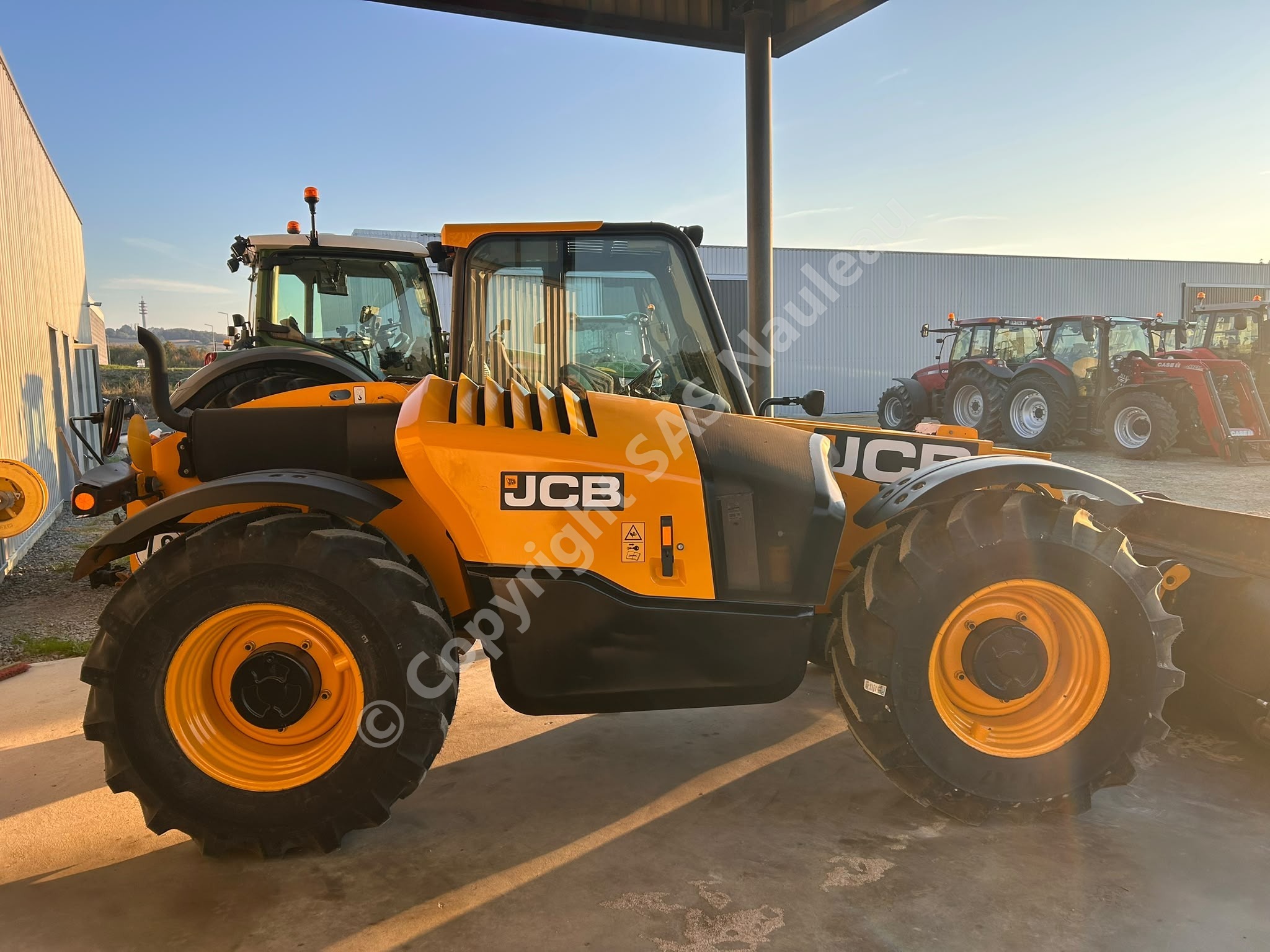 JCB 625.56