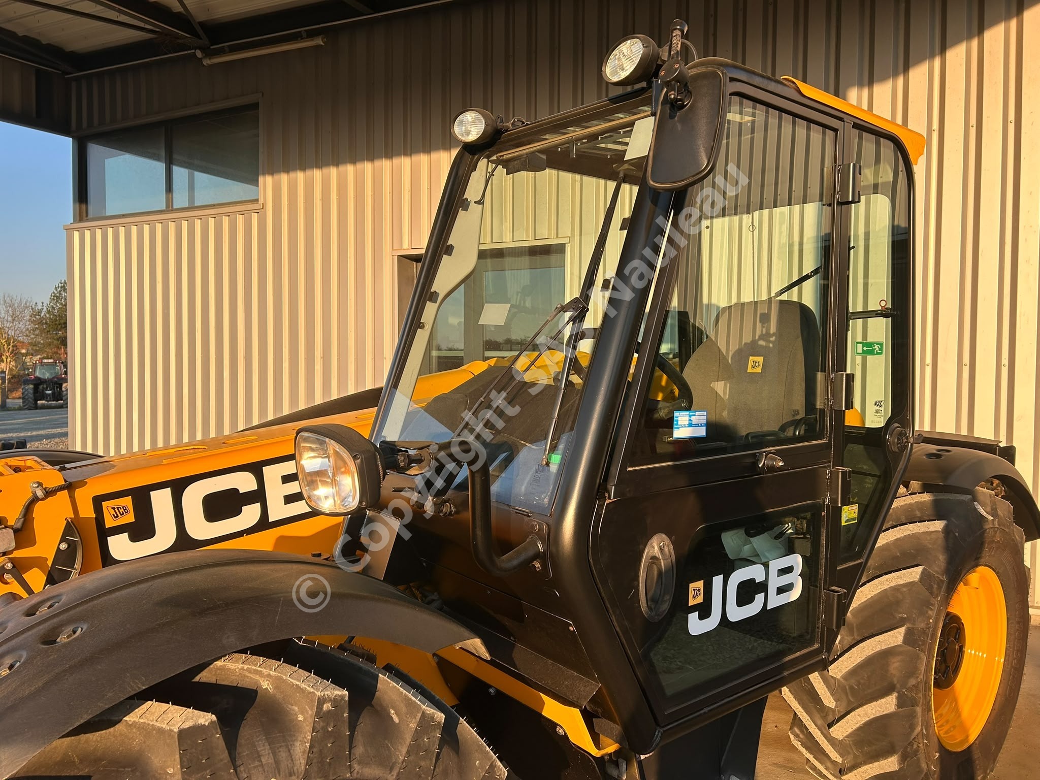 JCB 625.56