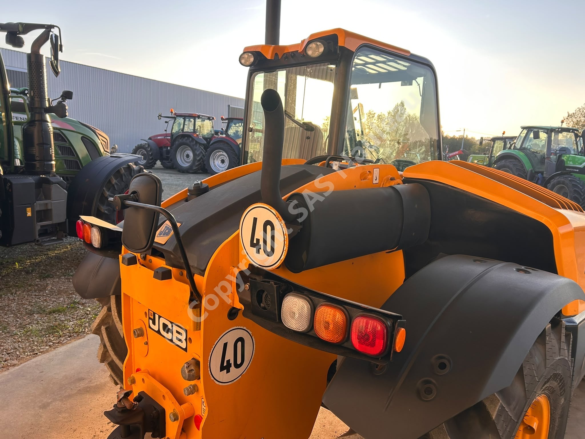 JCB 625.56
