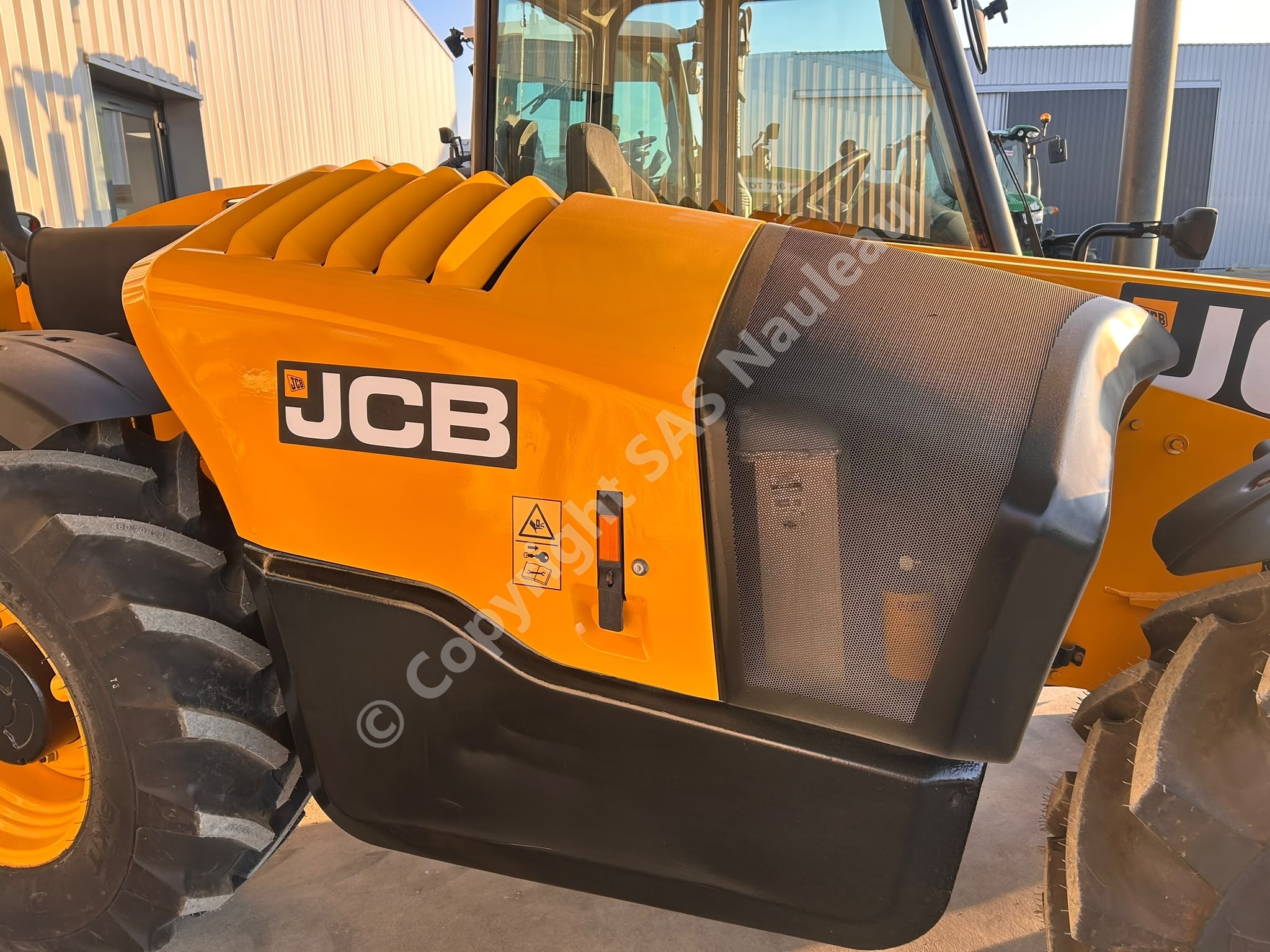 JCB 625.56