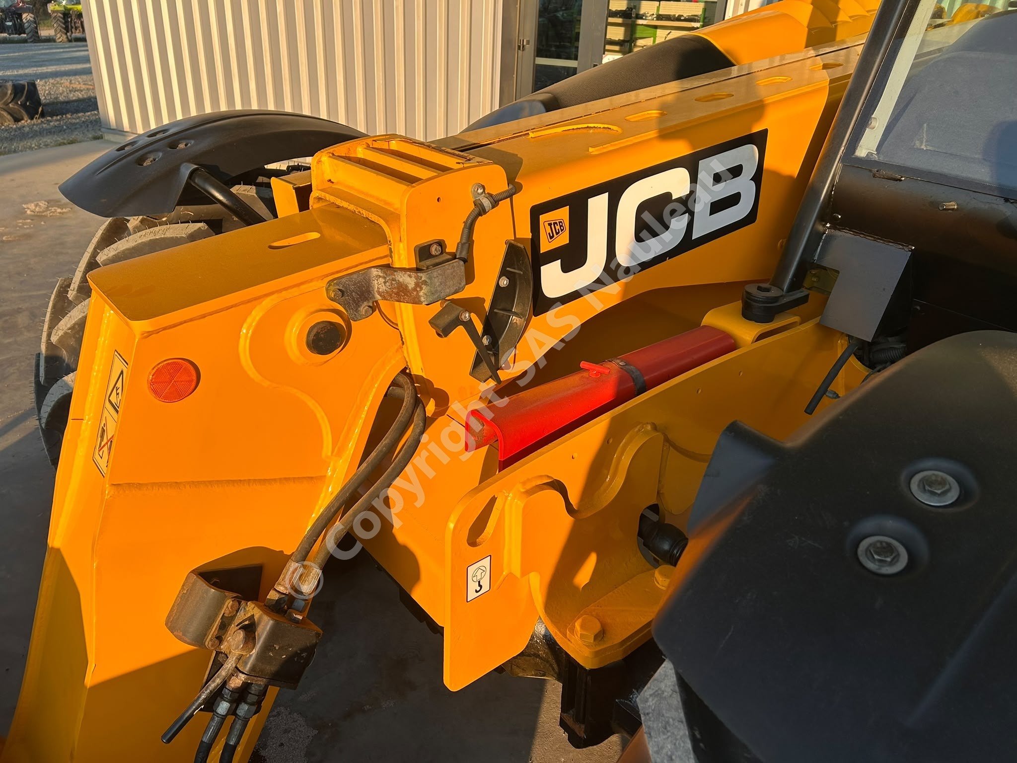 JCB 625.56