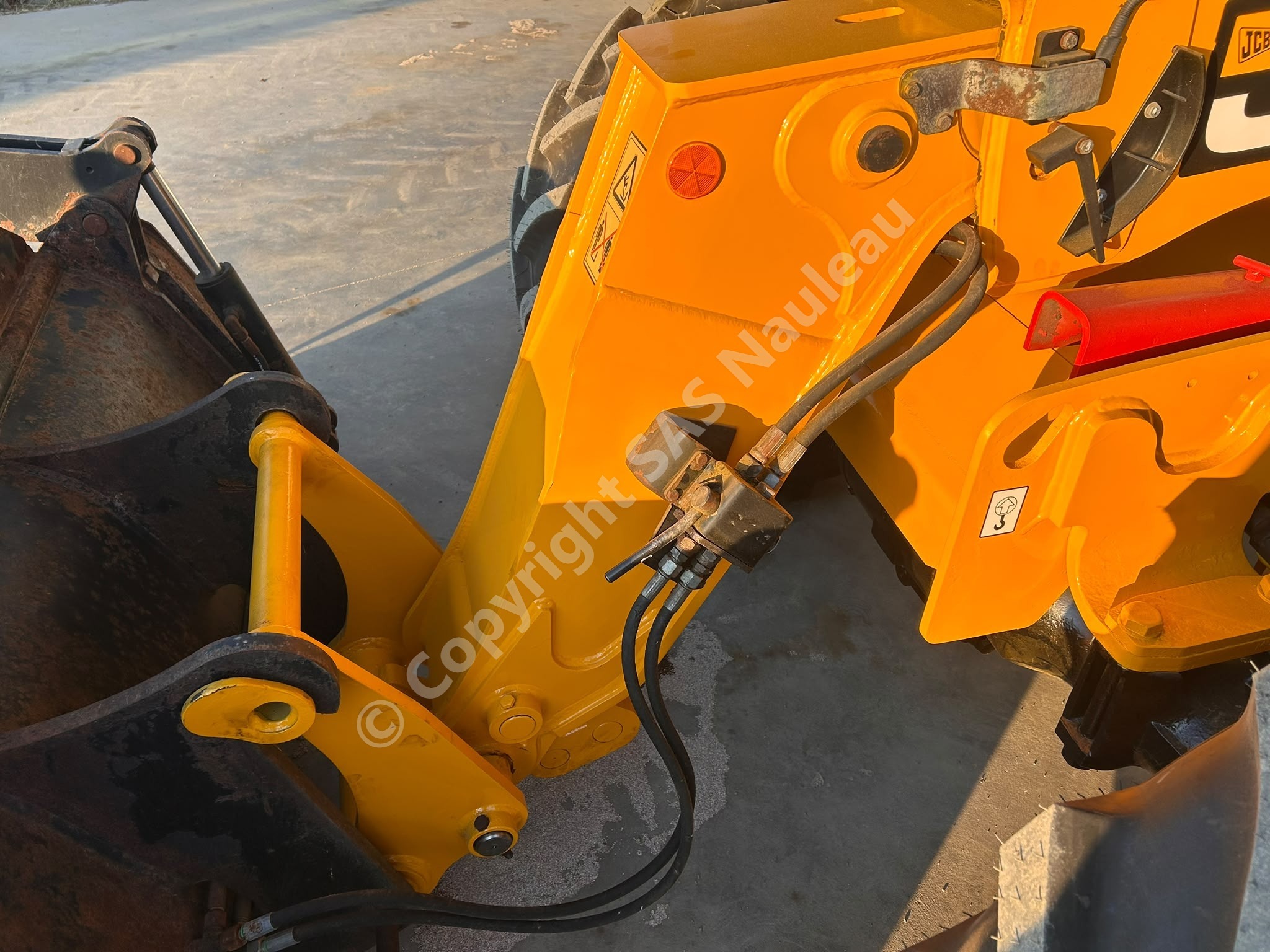 JCB 625.56