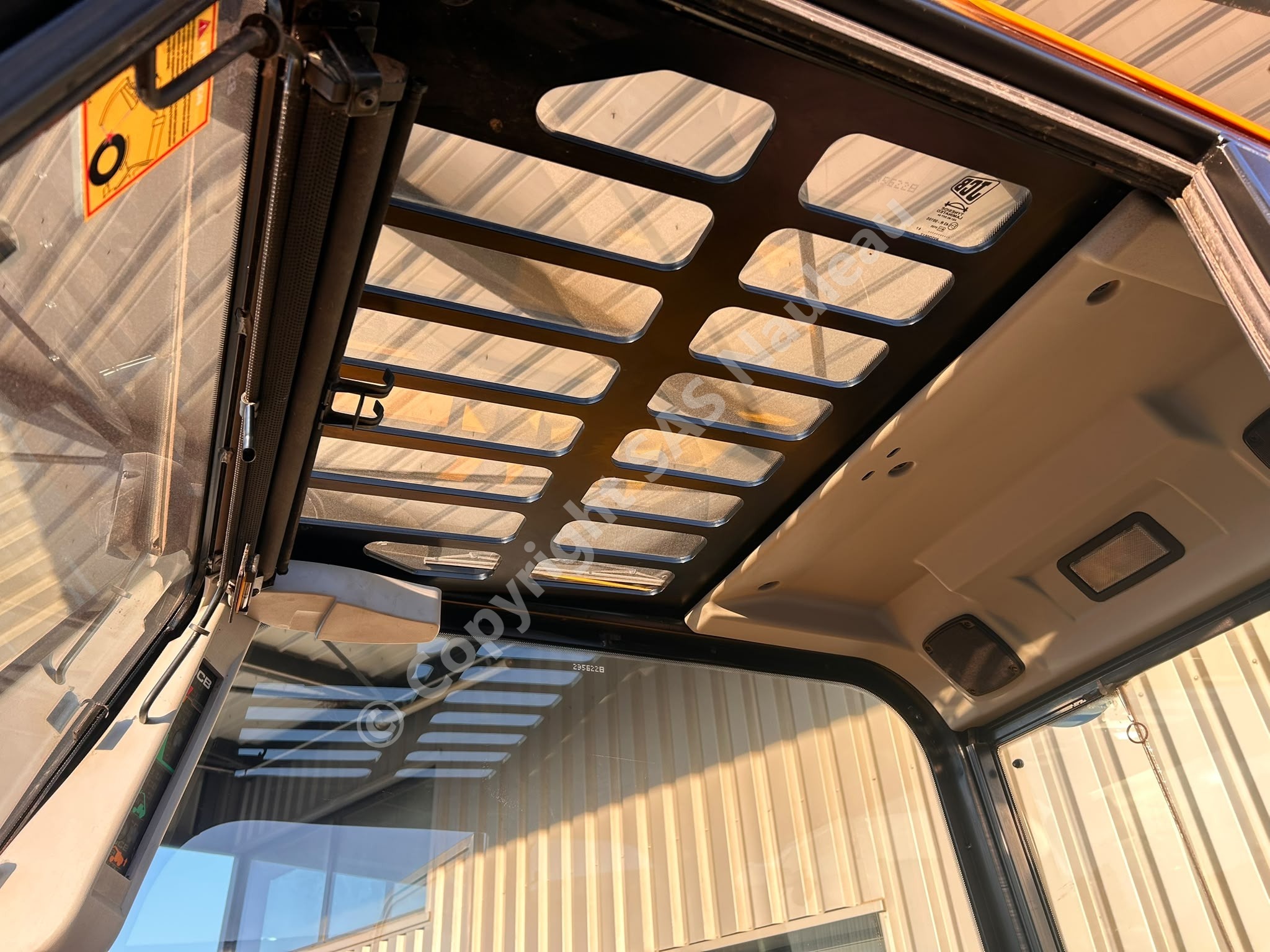 JCB 625.56