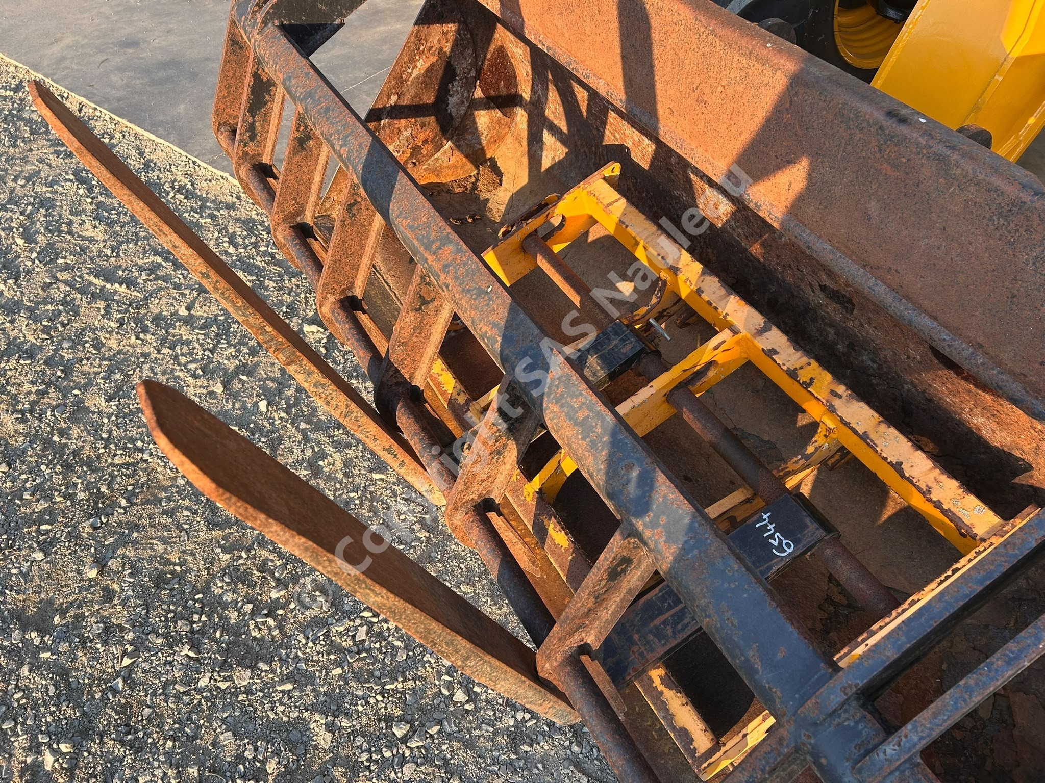 JCB 625.56