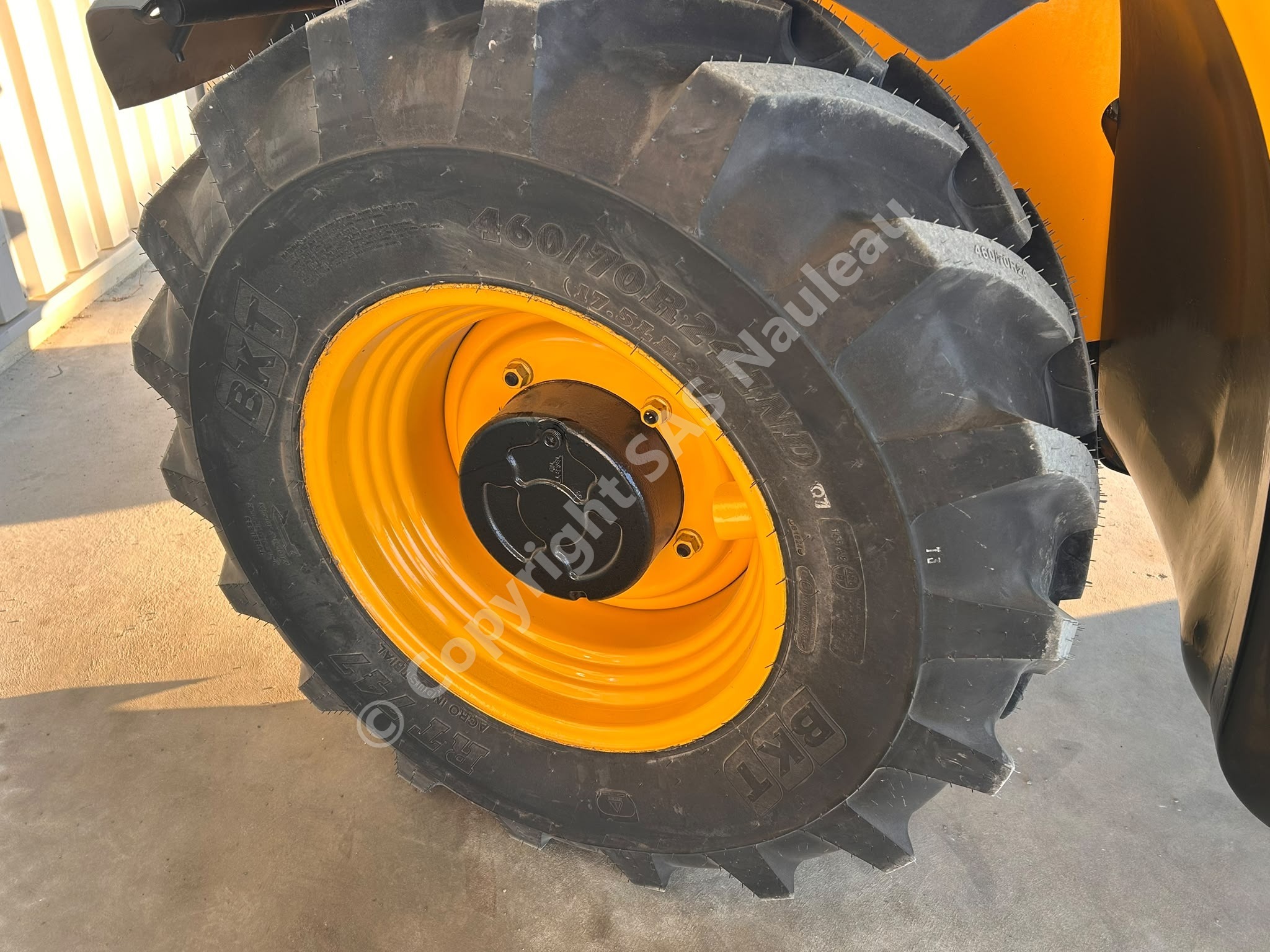 JCB 625.56