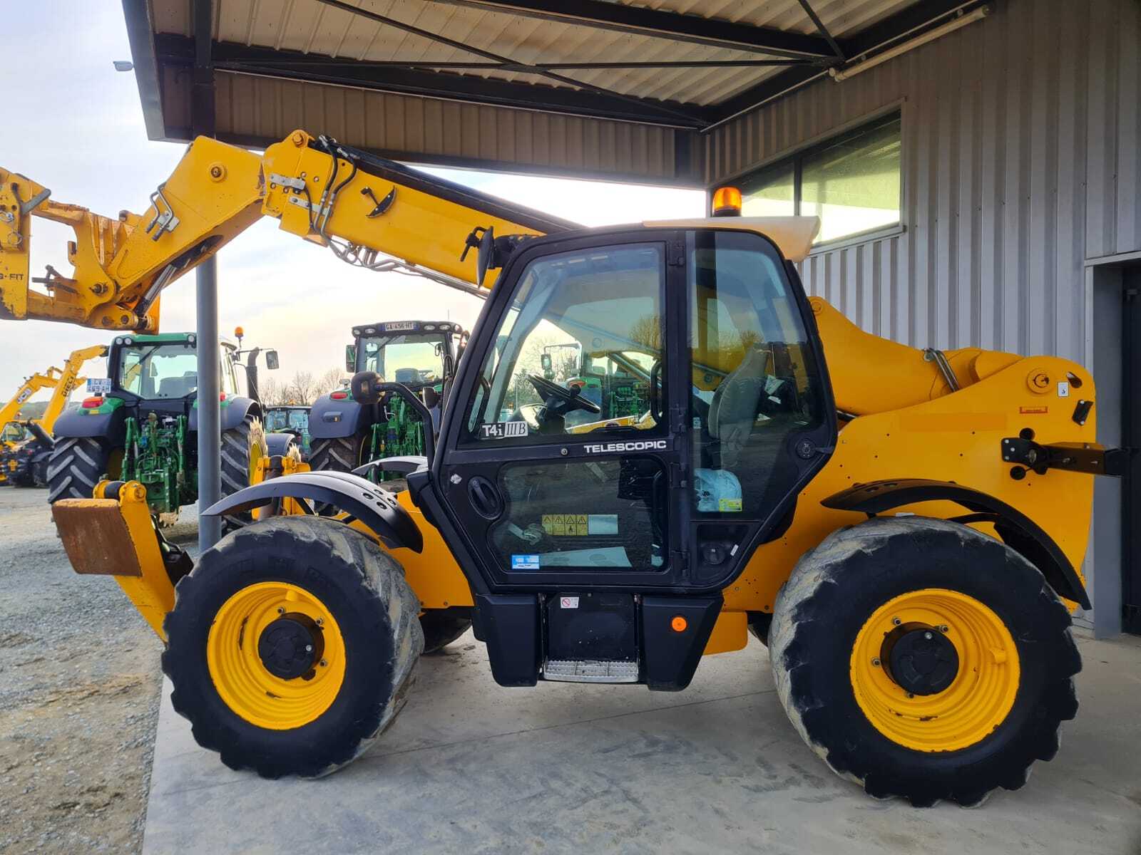 JCB 533.105